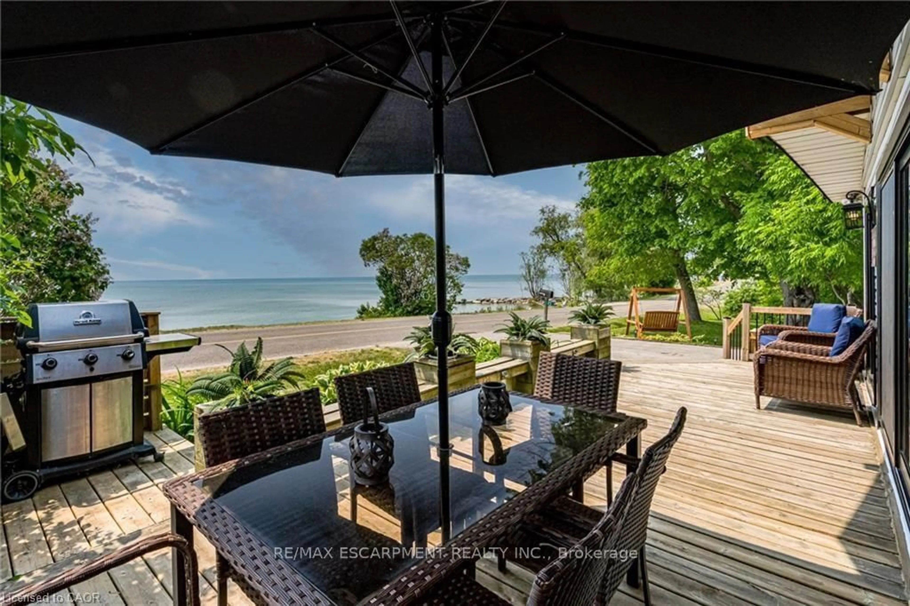 Patio, water/lake/river/ocean view for 71 Lakeshore Rd, Haldimand Ontario N0A 1P0