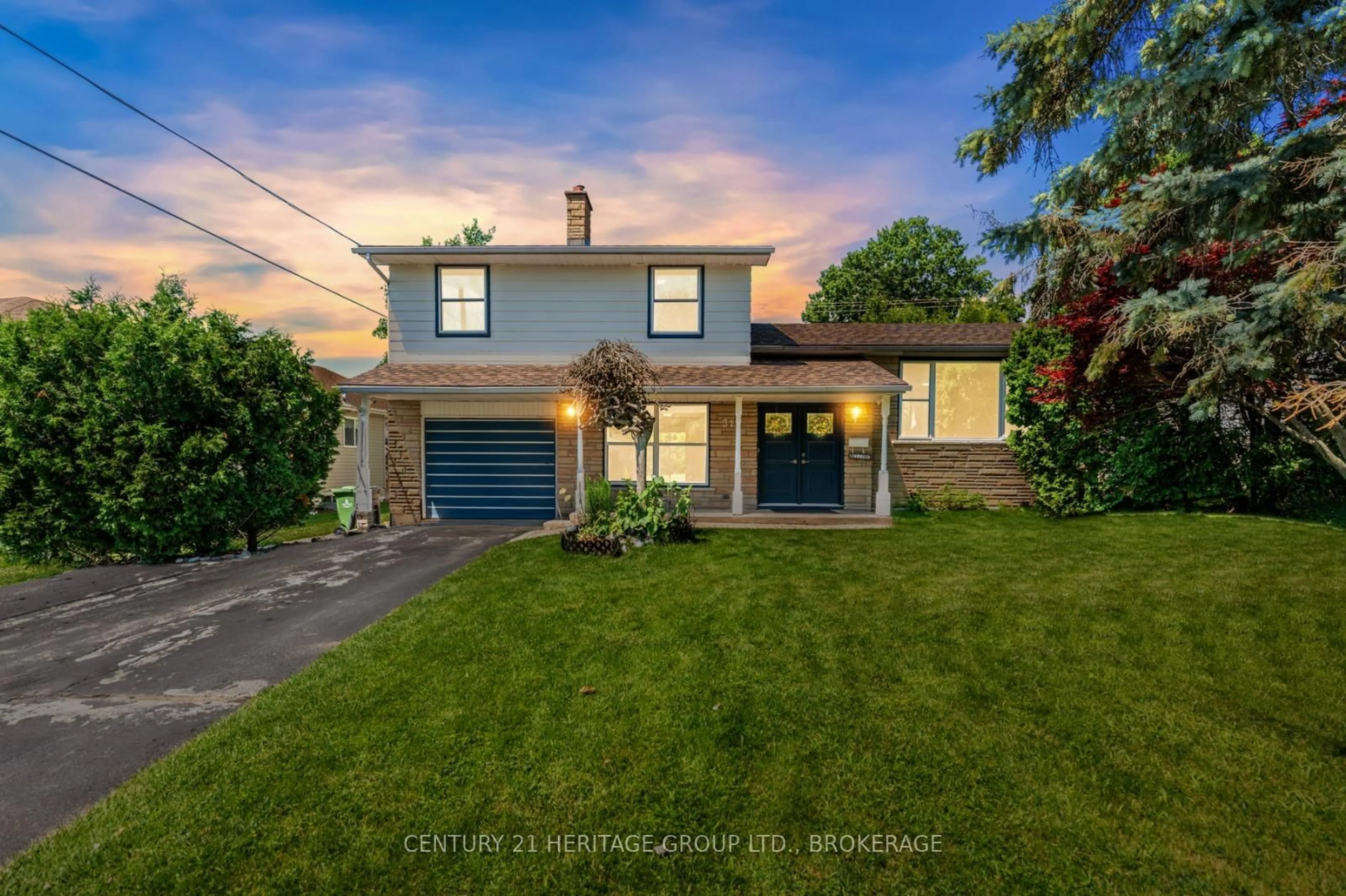 A pic from outside/outdoor area/front of a property/back of a property/a pic from drone, street for 312 Boxwood St, Kingston Ontario K7M 6A6