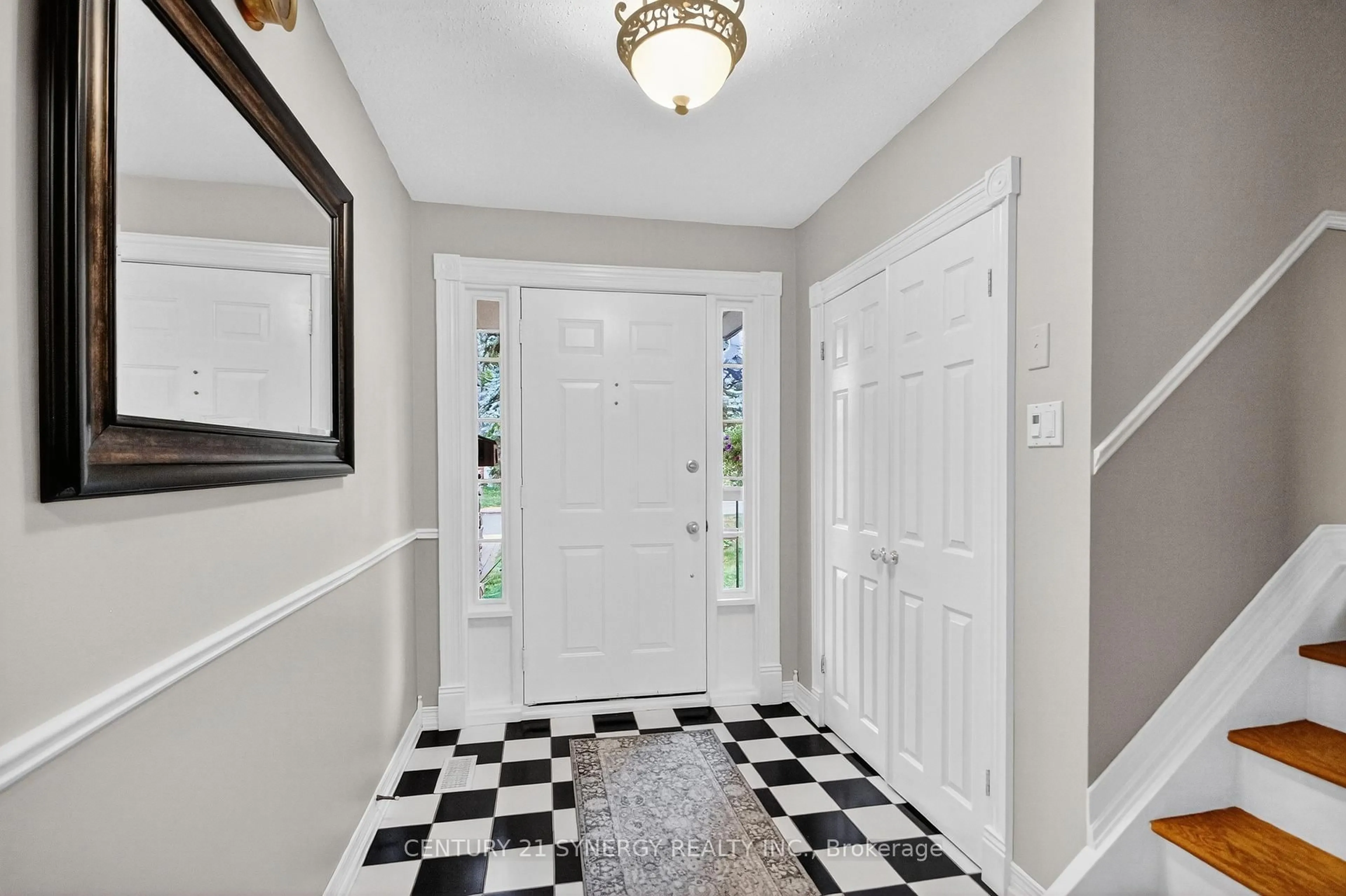 Indoor entryway for 7 St Remy Dr, Barrhaven Ontario K2J 1A5