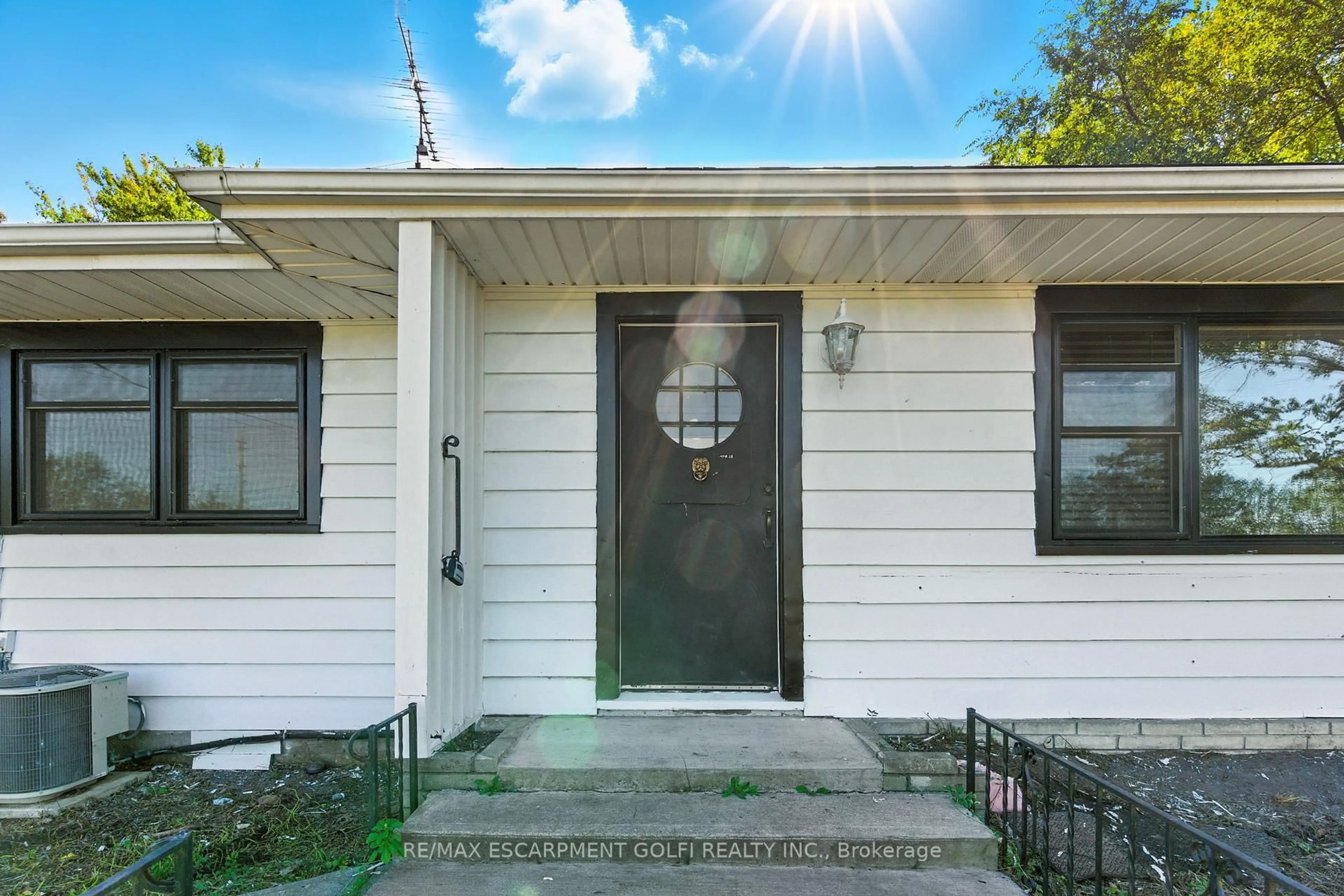 Home with vinyl exterior material, street for 2949 Garrison Rd, Fort Erie Ontario L0S 1N0