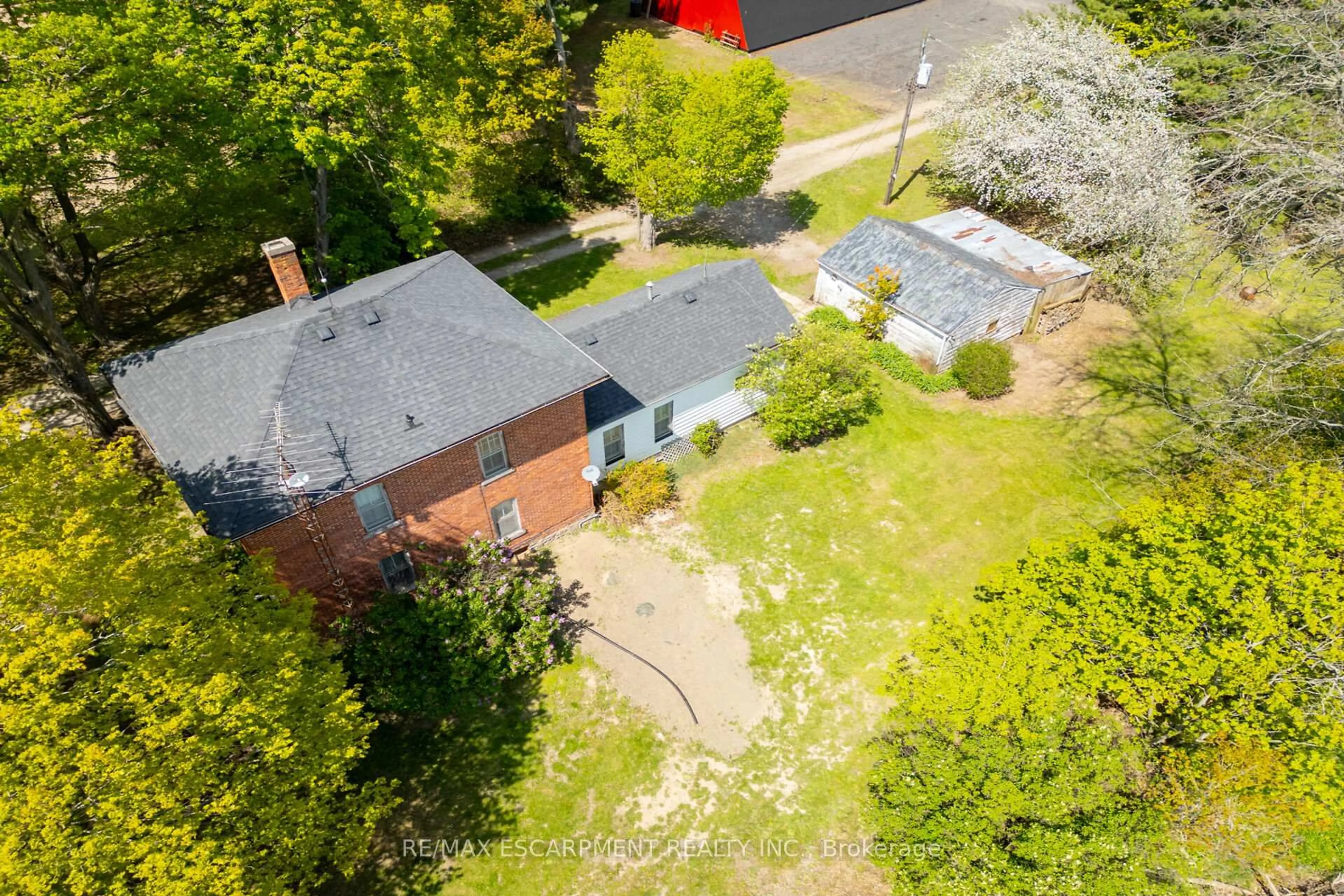 A pic from outside/outdoor area/front of a property/back of a property/a pic from drone, street for 534 Haldimand Road 32, Haldimand Ontario N0A 1C0