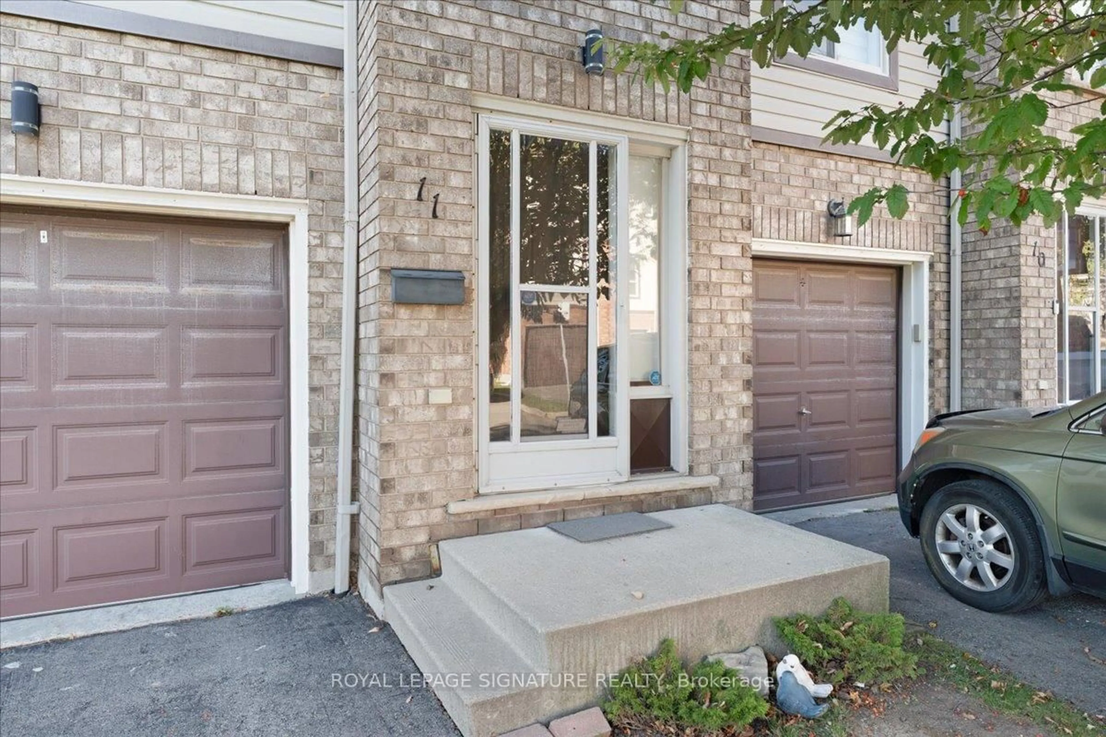 Home with brick exterior material, street for 384 Limeridge Rd #11, Hamilton Ontario L9A 2S7
