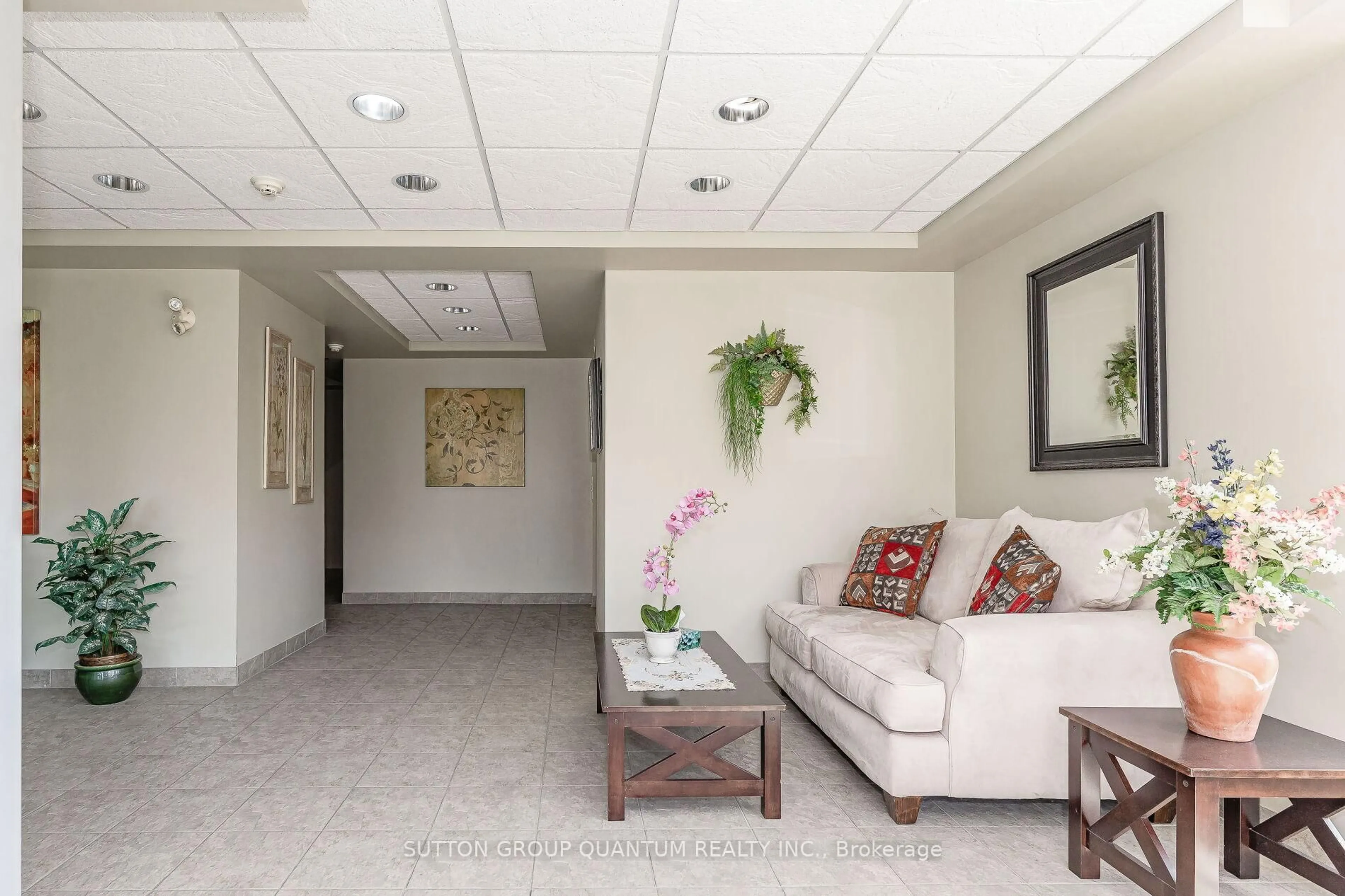 Unknown for 56 Kerman Ave #313, Grimsby Ontario L3M 0A1