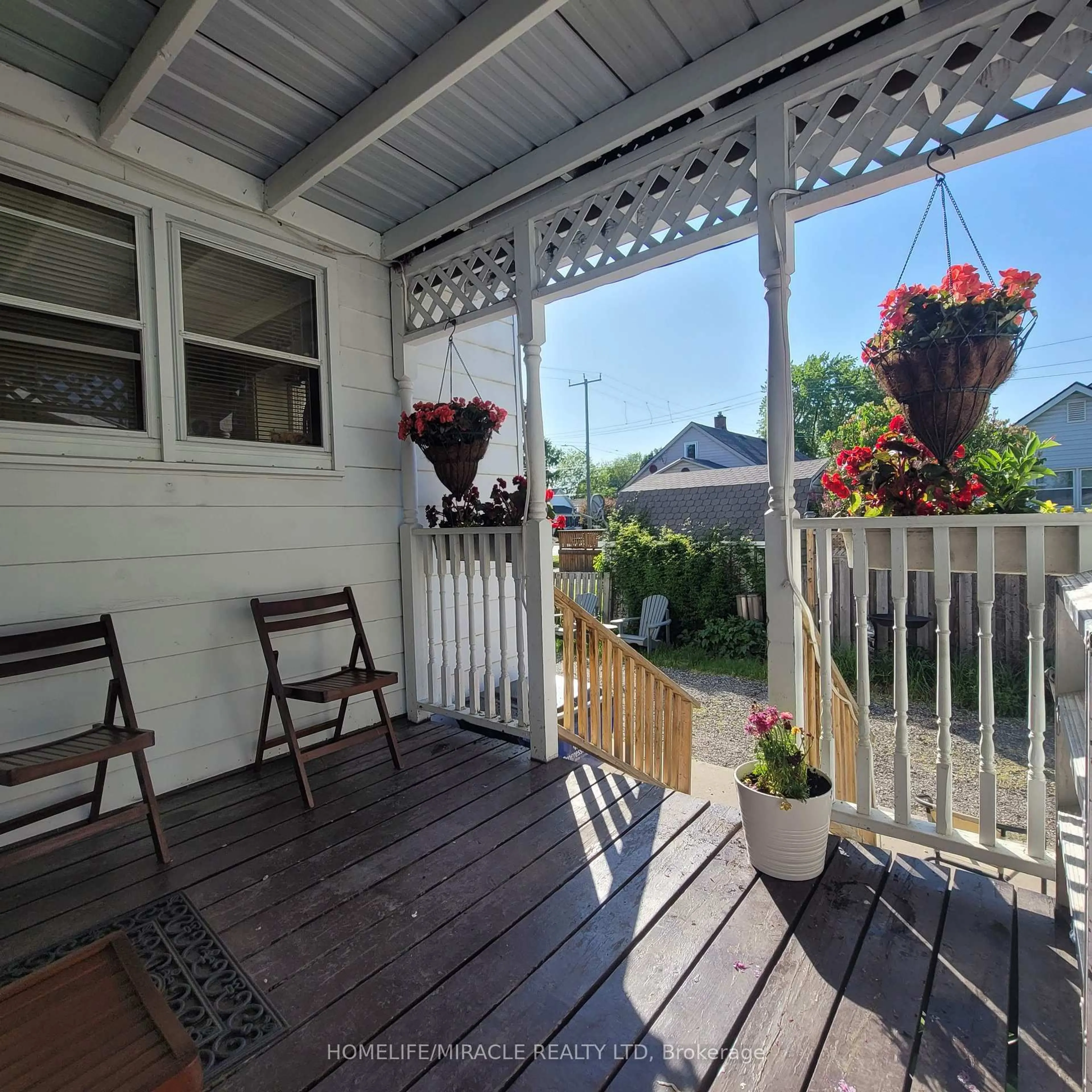 Unknown for 207-209 Inshes Ave, Chatham-Kent Ontario N7M 2Z5