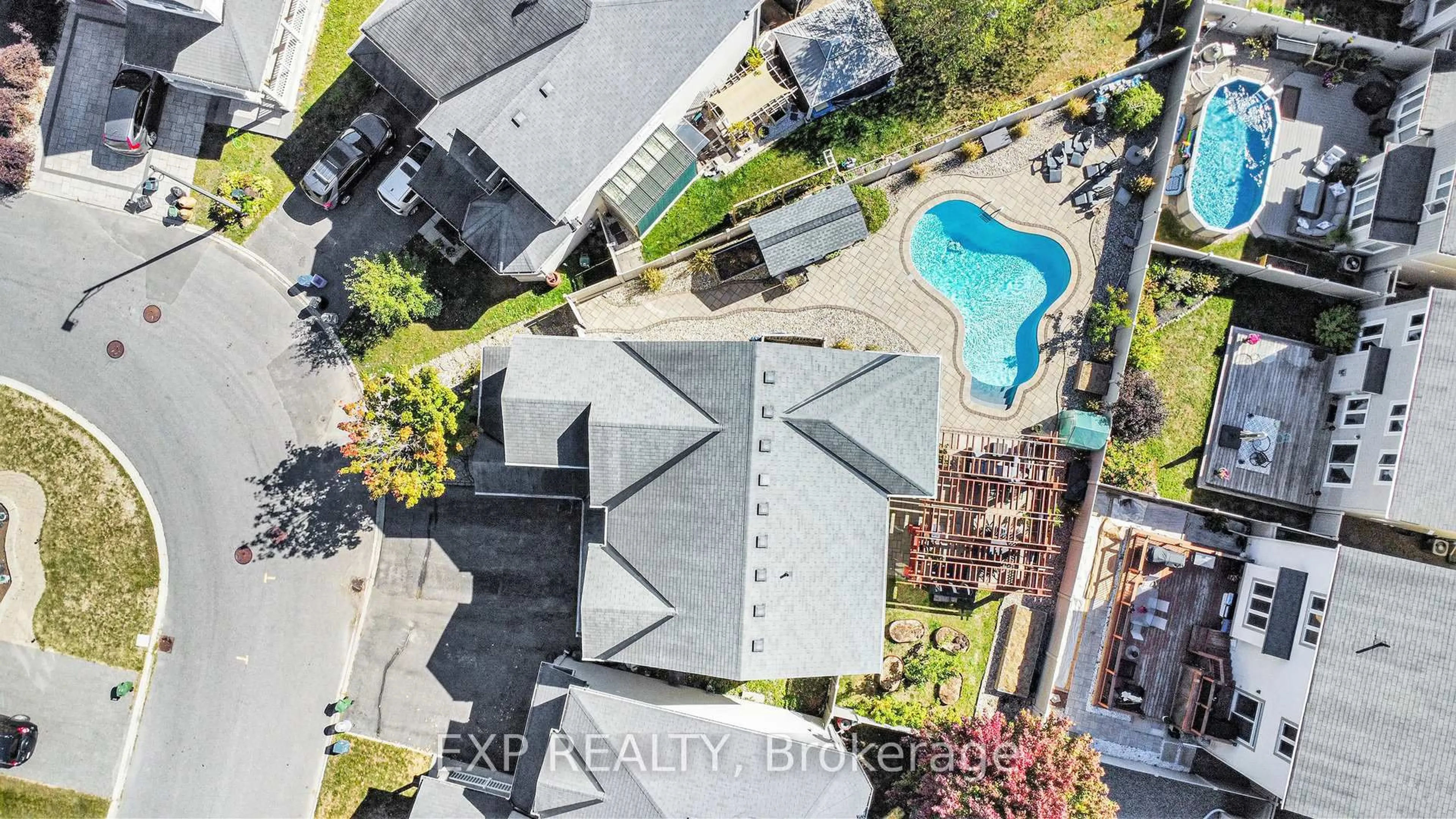 A pic from outside/outdoor area/front of a property/back of a property/a pic from drone, city buildings view from balcony for 2624 Watermusic Bay, Ottawa Ontario K2J 0T7