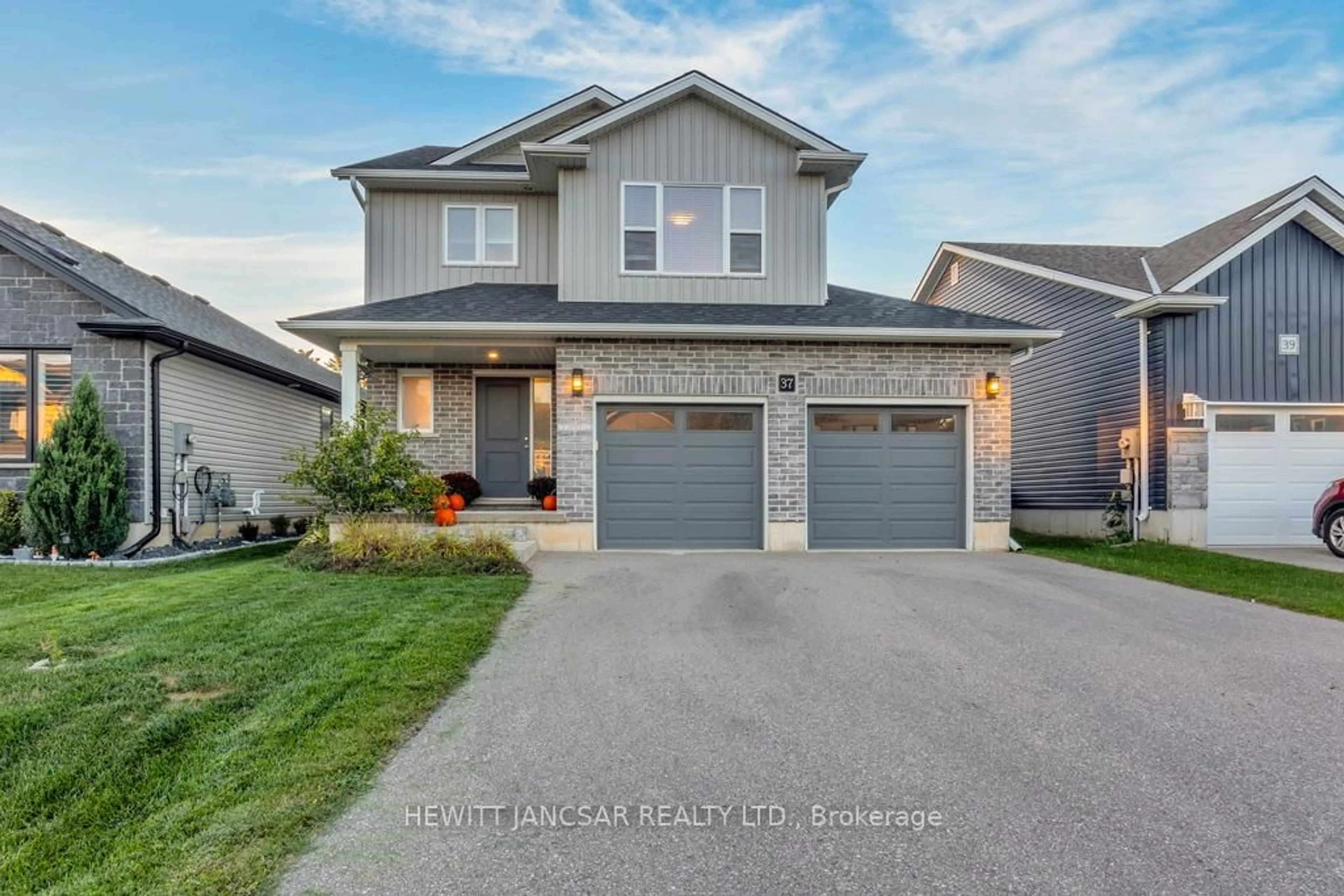 Home with brick exterior material, street for 37 Reeves Rd, Ingersoll Ontario N5C 0E1