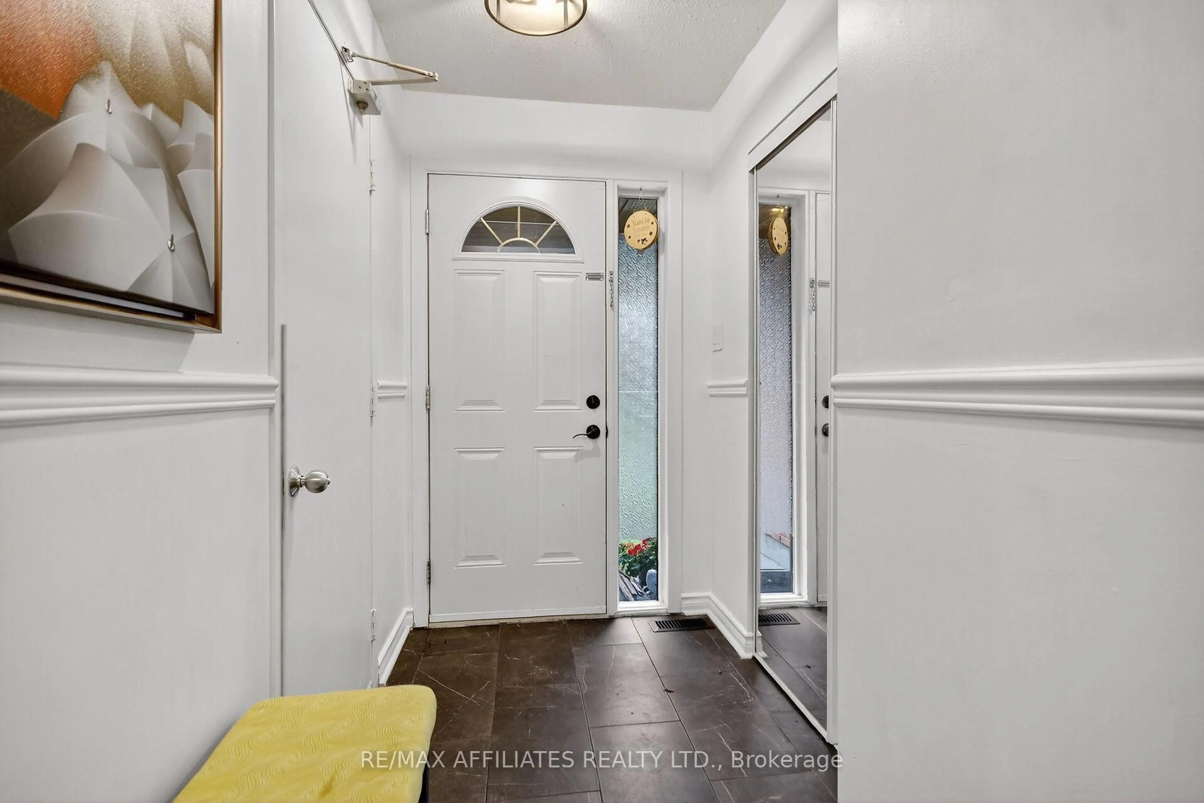 Indoor entryway for 73 Clarkson Cres #17, Ottawa Ontario K2L 3C9
