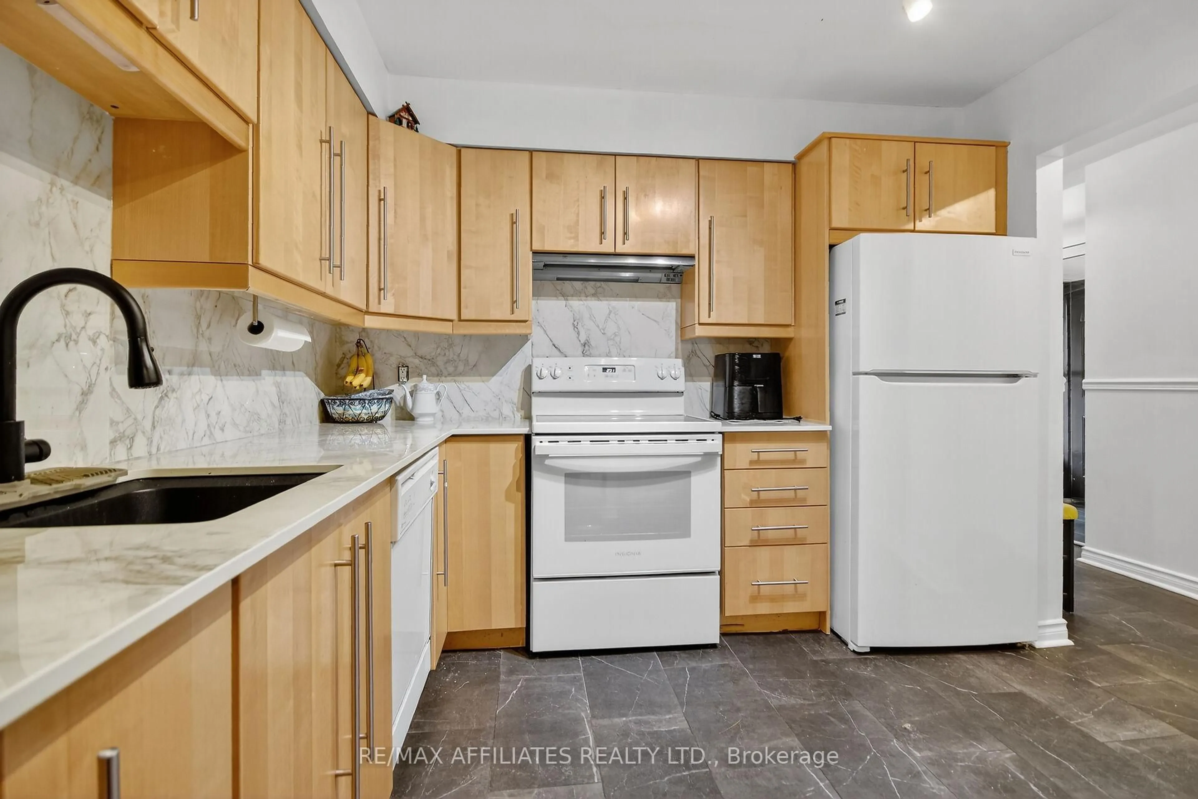 Standard kitchen, unknown for 73 Clarkson Cres #17, Ottawa Ontario K2L 3C9