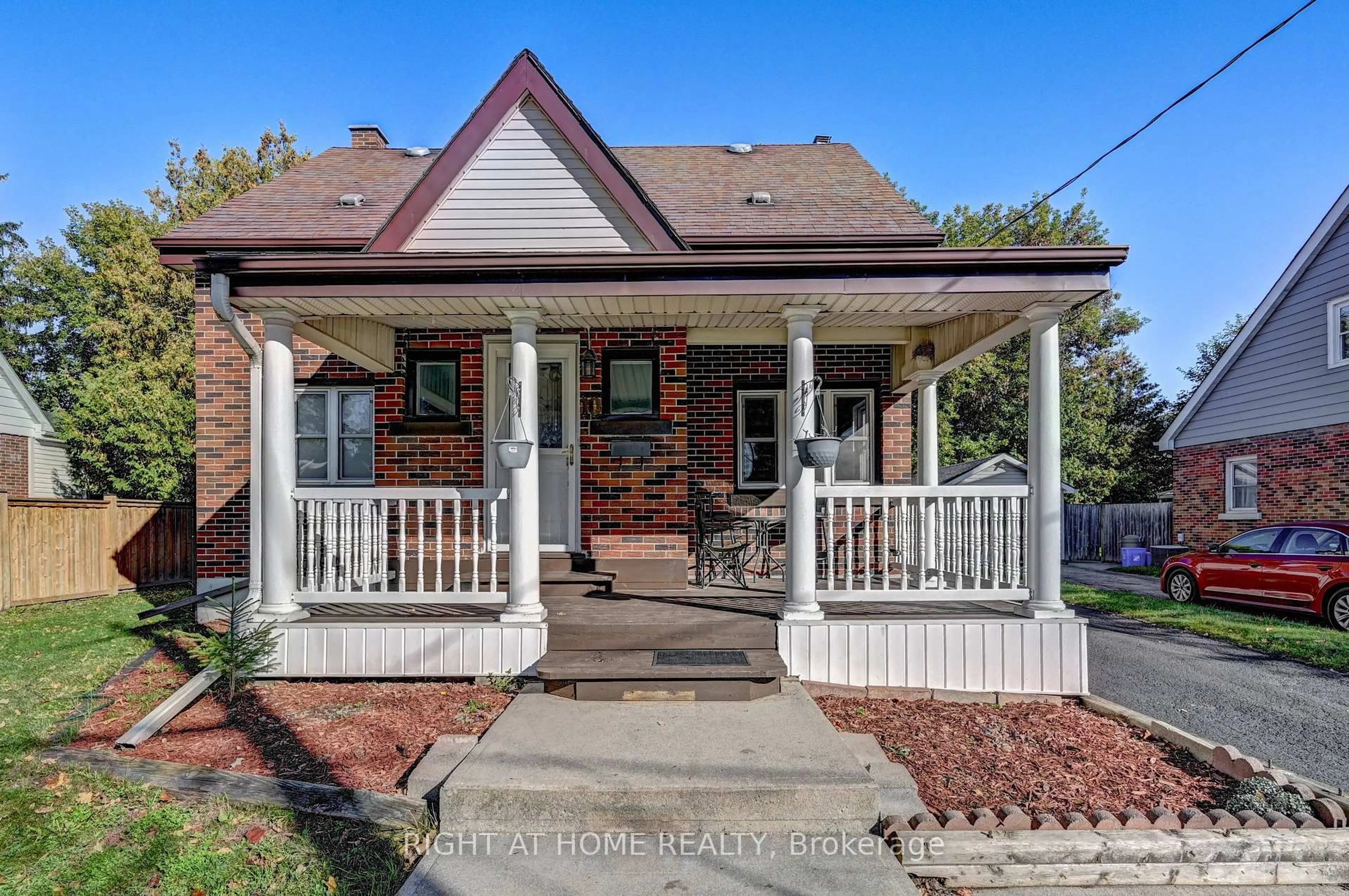 Home with brick exterior material, street for 10 Monroe St, Cambridge Ontario N1R 2C5