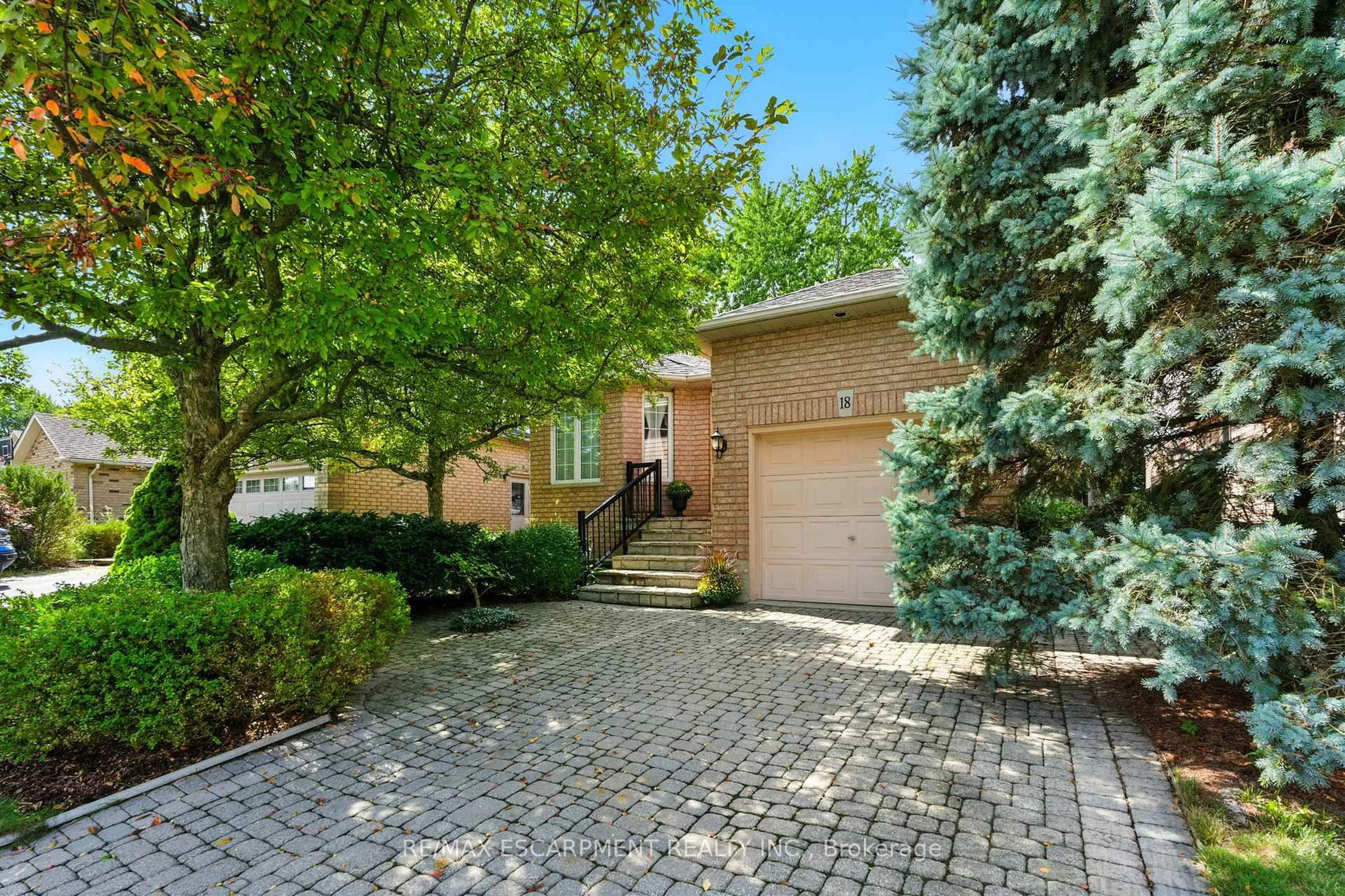 Unknown for 18 Naples Blvd, Hamilton Ontario L9B 2J2