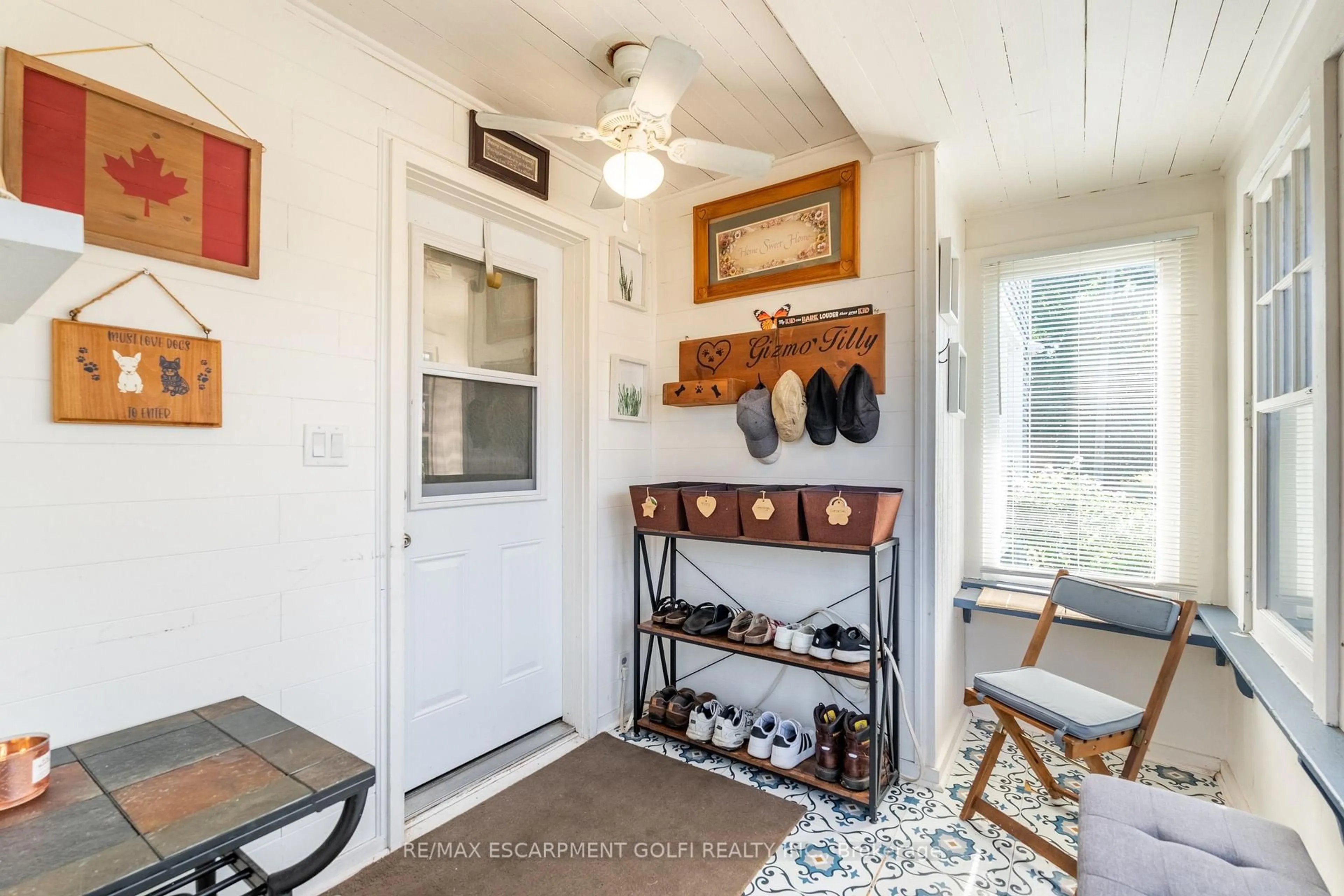 Indoor entryway for 66 Neff St, Port Colborne Ontario L3K 3T1