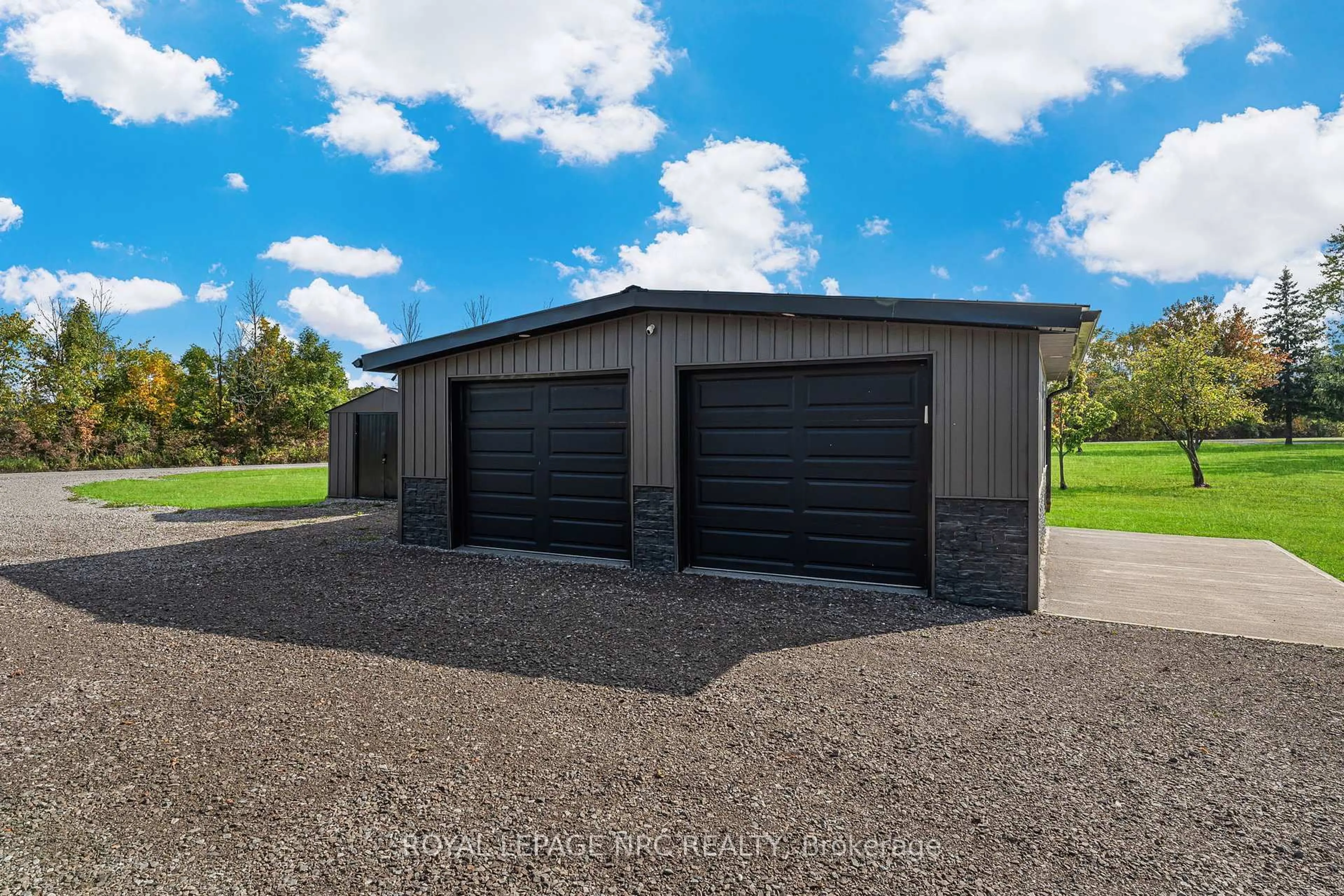 Indoor garage for 72654 Regional Rd 27 Rd, Wainfleet Ontario L0R 2J0