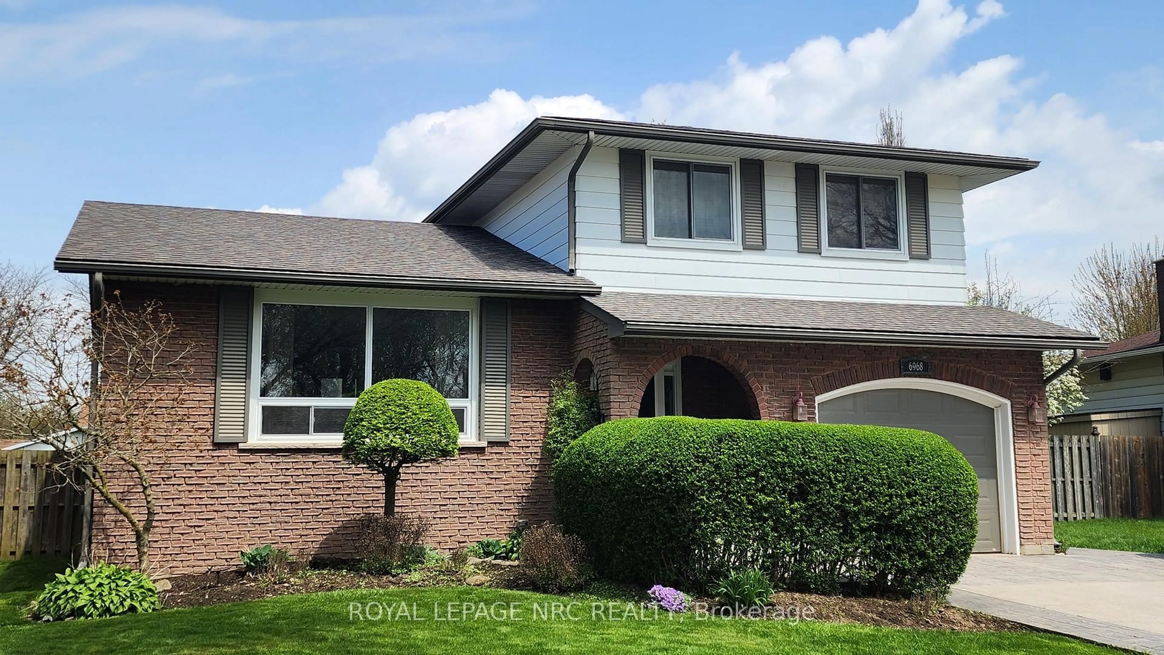 Home with brick exterior material, street for 6968 BRIAN Cres, Niagara Falls Ontario L2J 3P3