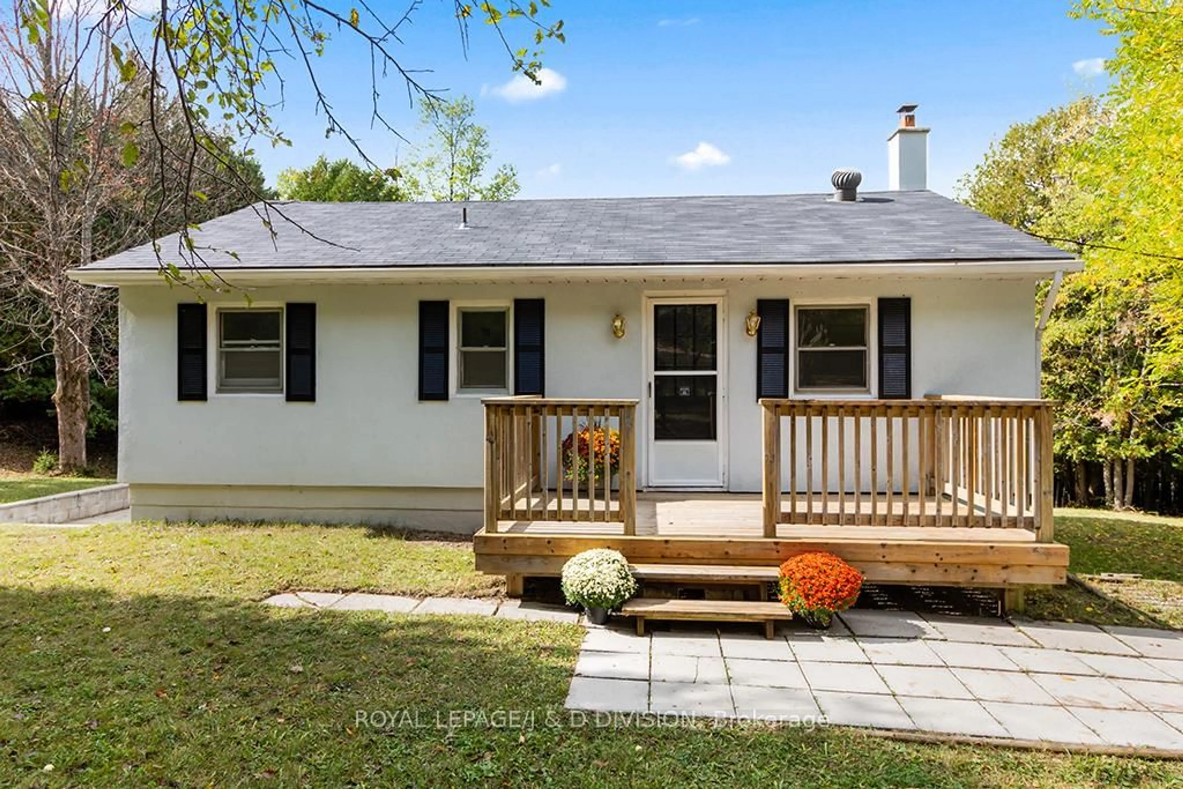 Home with vinyl exterior material, street for 637202 Prince of Wales Rd, Mulmur Ontario L0N 1J0