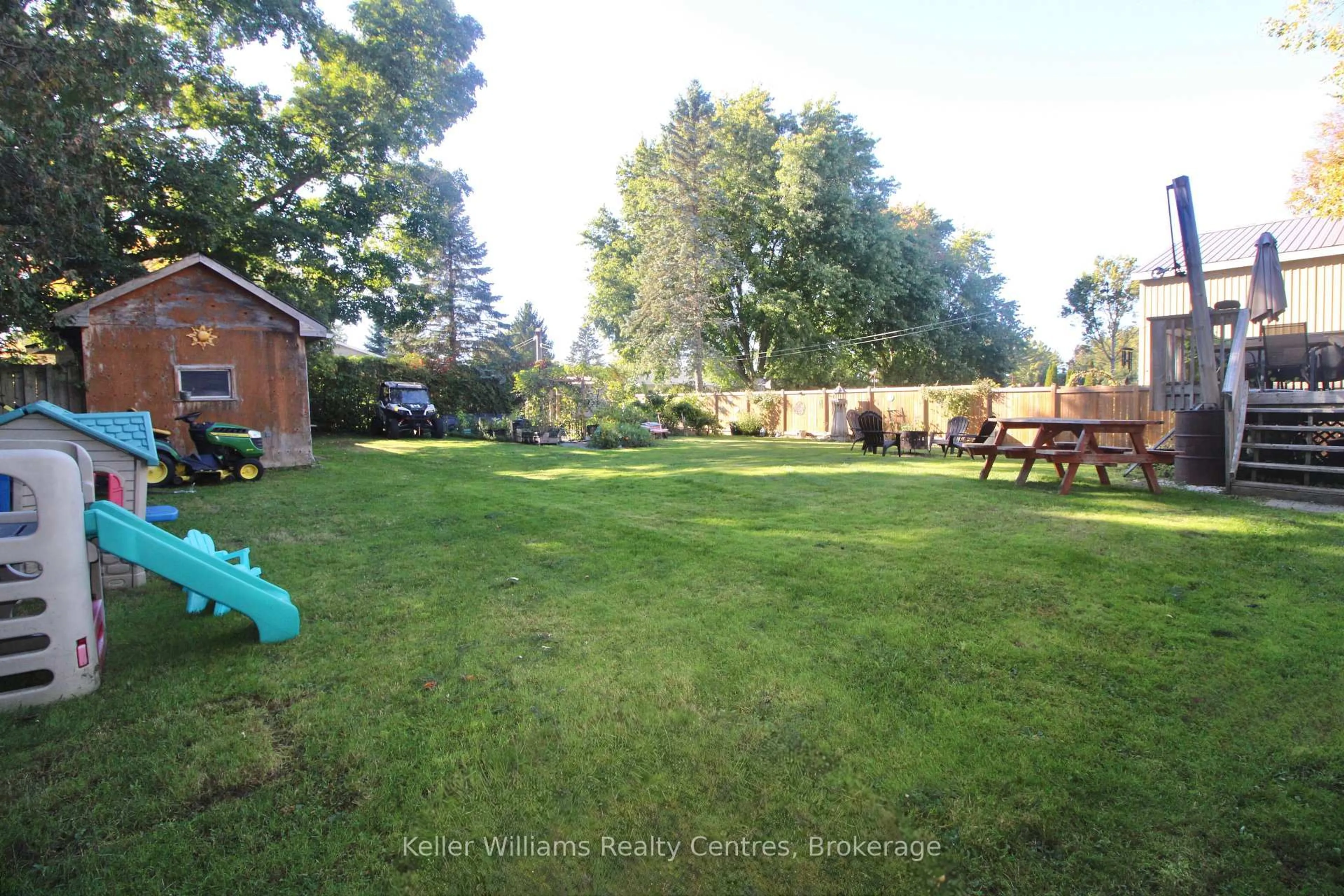 Patio, unknown for 9 Union St, Brockton Ontario N0G 2V0