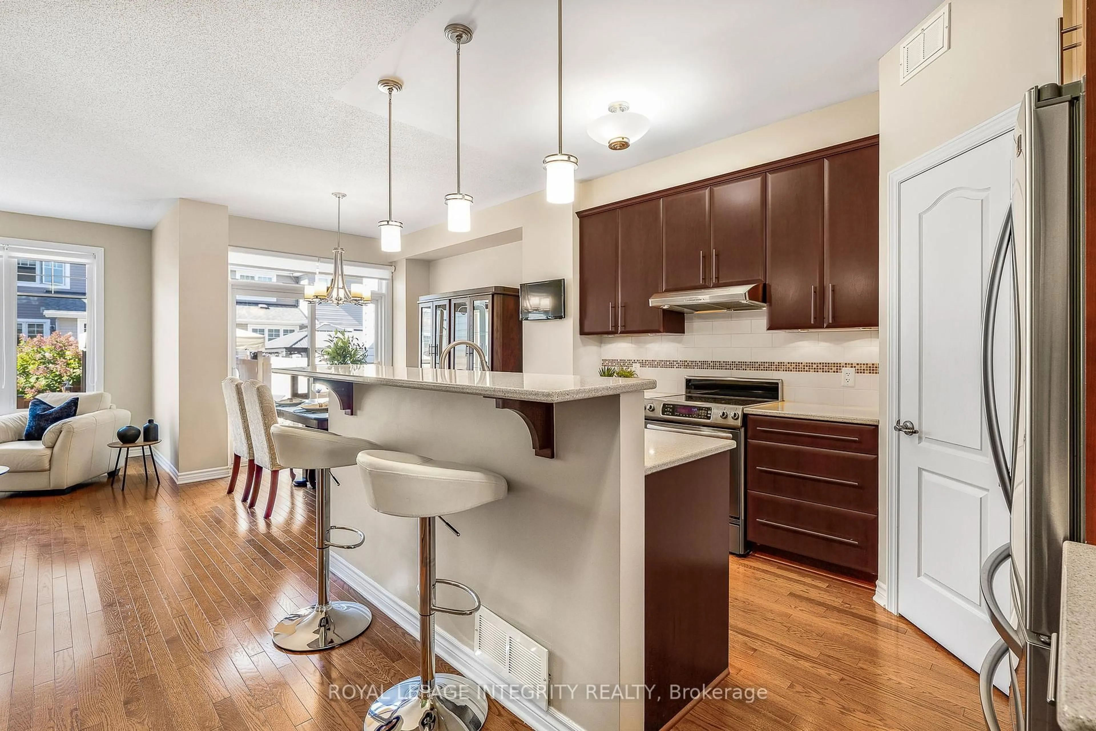 Open concept kitchen, unknown for 532 Rochefort Circ, Ottawa Ontario K4A 0M8