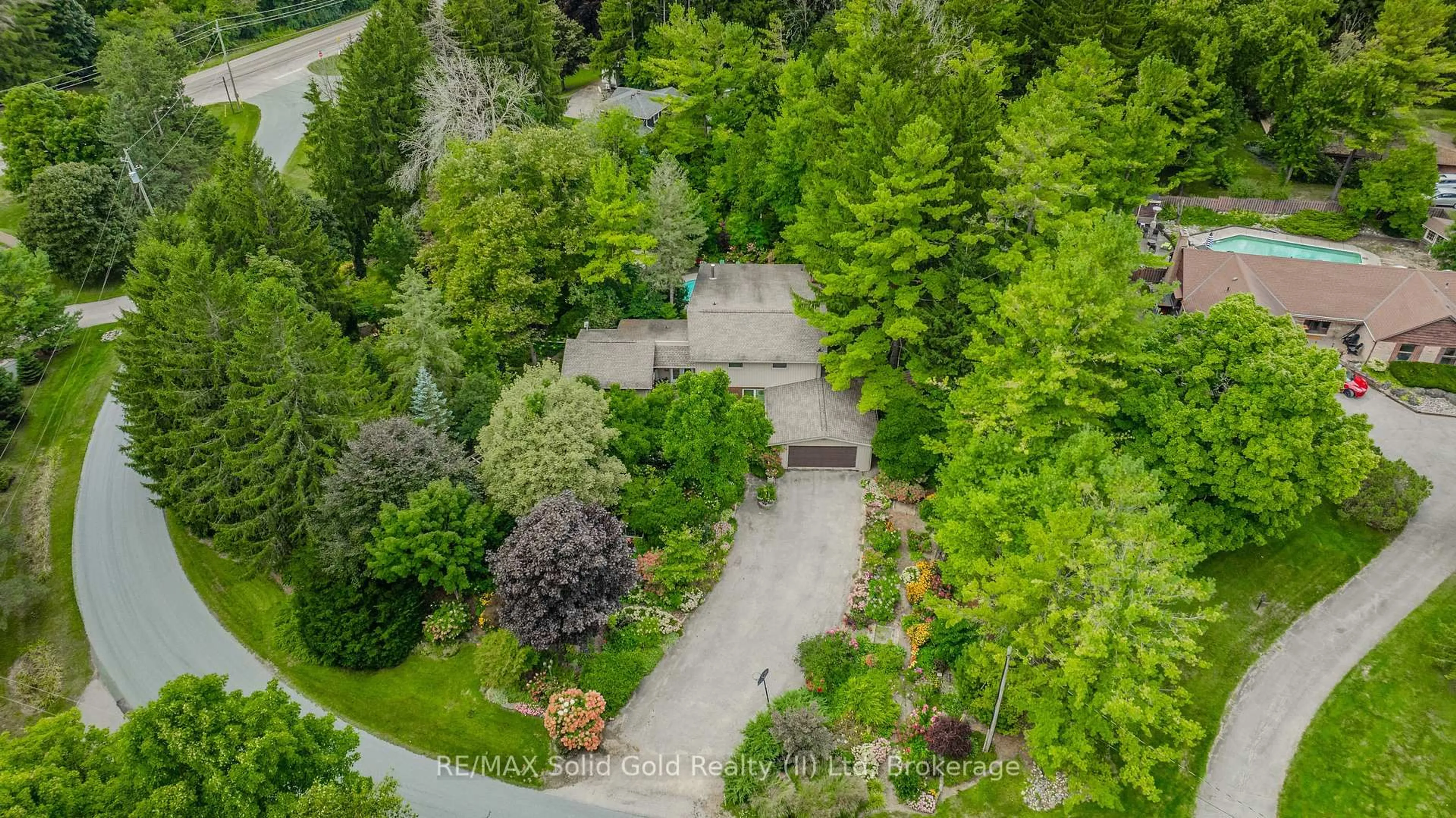 A pic from outside/outdoor area/front of a property/back of a property/a pic from drone, forest/trees view for 111 Grandview Dr, Woolwich Ontario N0B 1N0