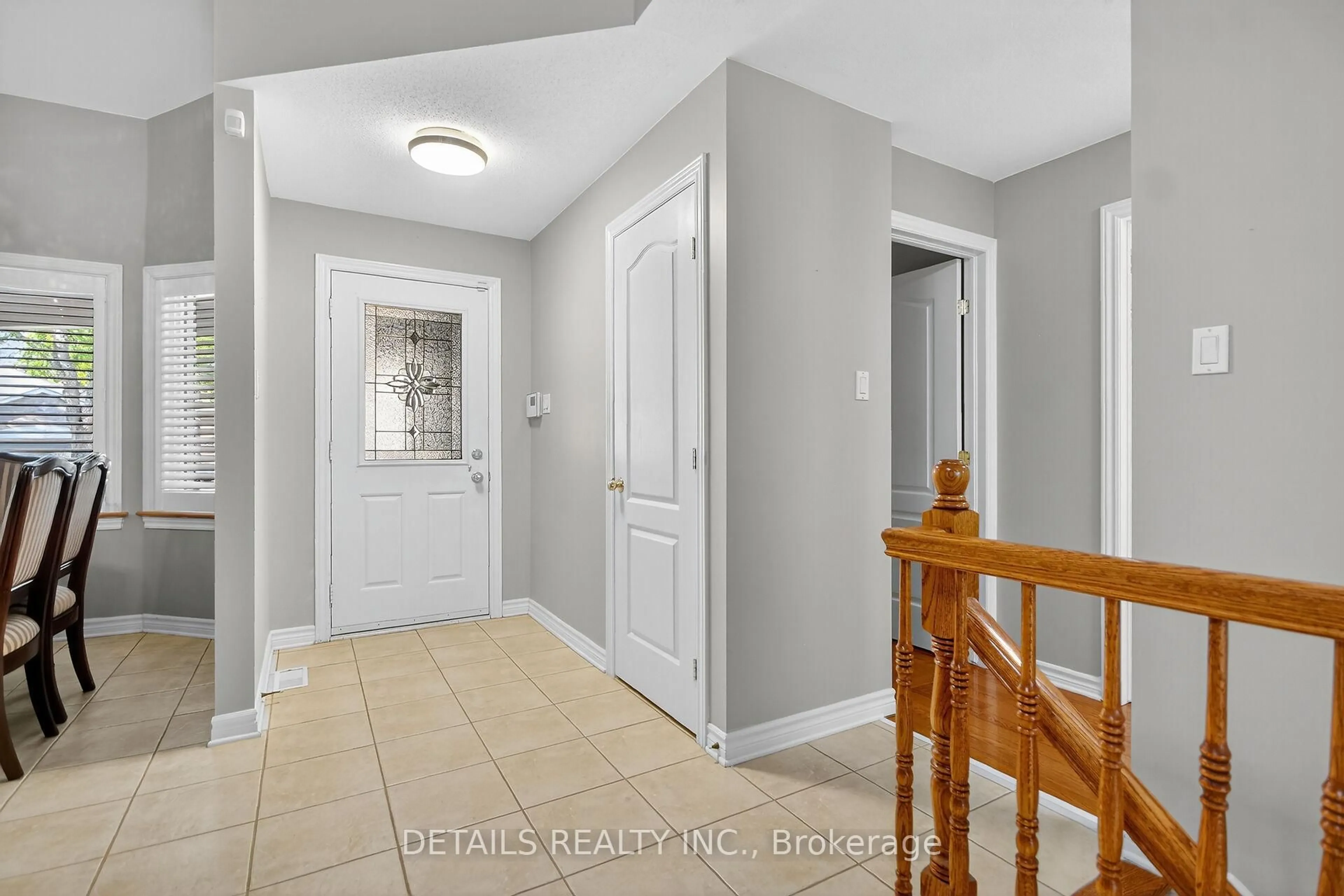 Indoor entryway for 57 Nighthawk Crescent Cres, Kanata Ontario K2M 2X6
