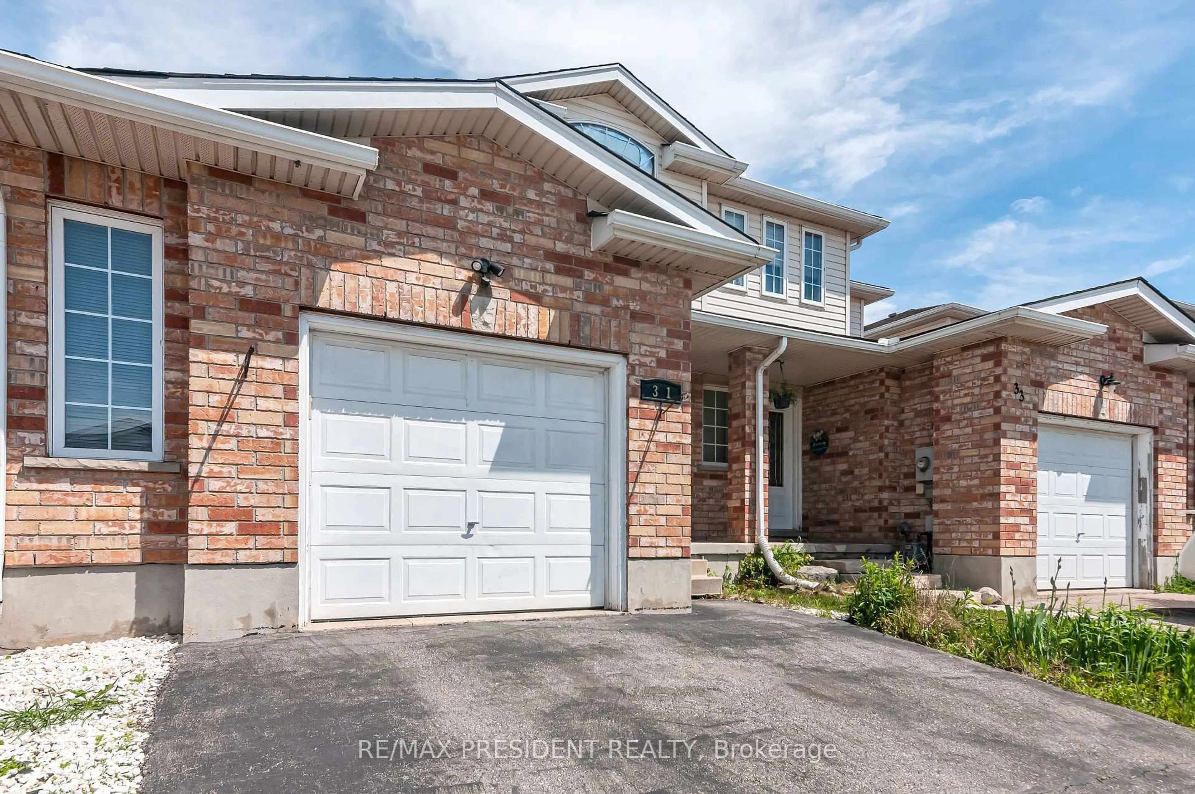 Home with brick exterior material, street for 31 Chester Dr, Cambridge Ontario N1T 2C4
