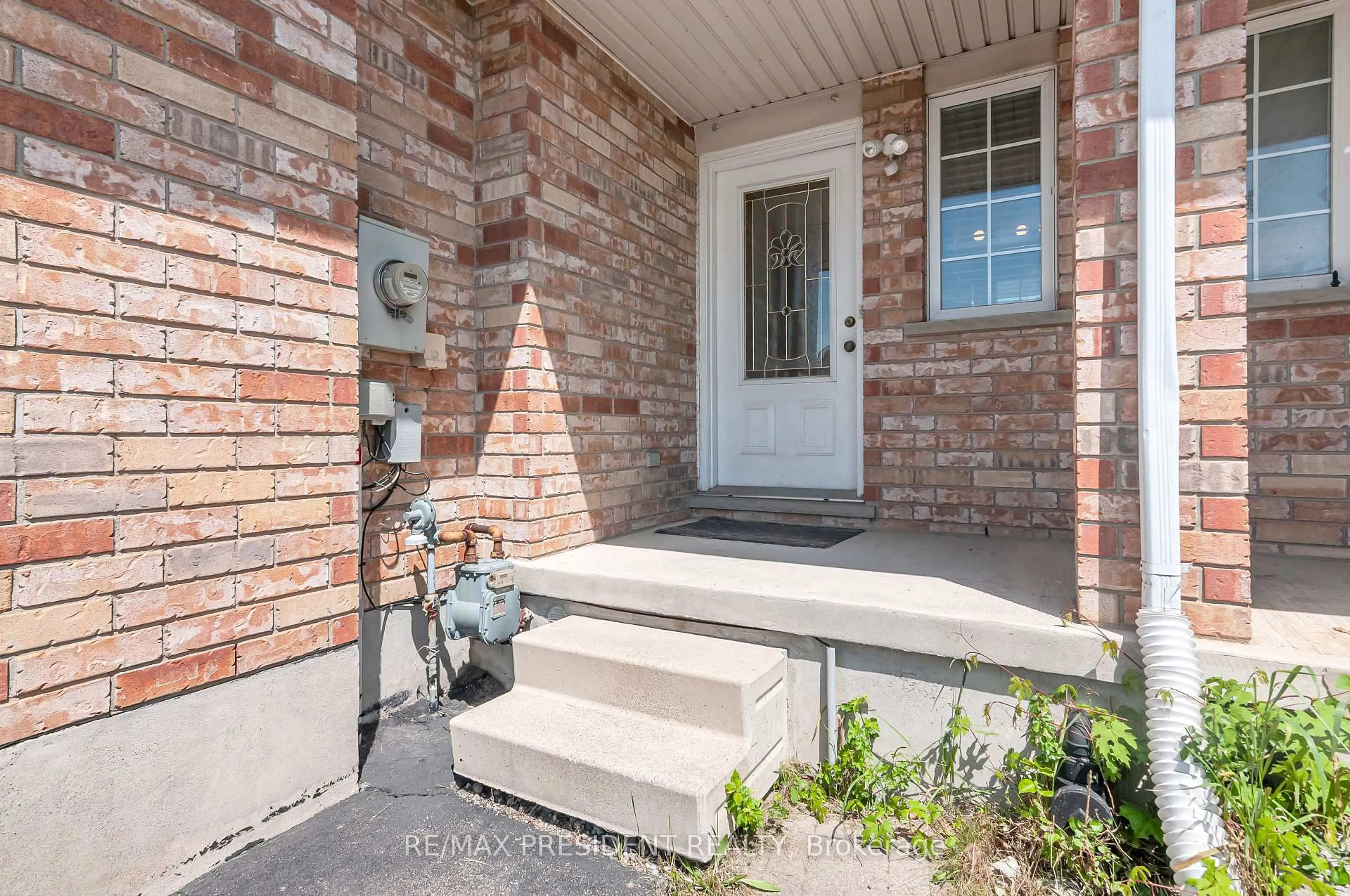 Unknown for 31 Chester Dr, Cambridge Ontario N1T 2C4