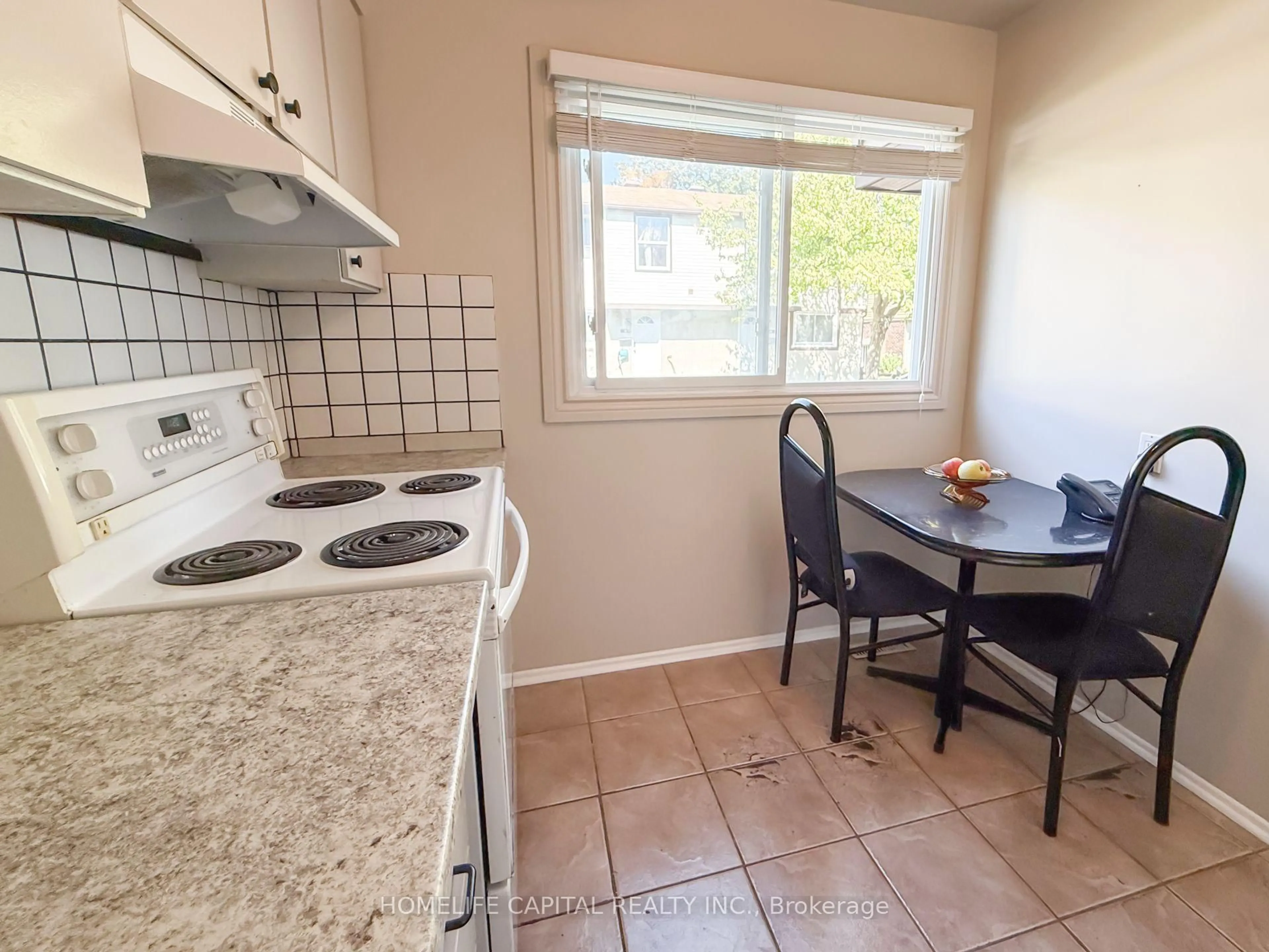 Standard kitchen, unknown for 2570 Southvale Cres #64, Ottawa Ontario K1B 5B7