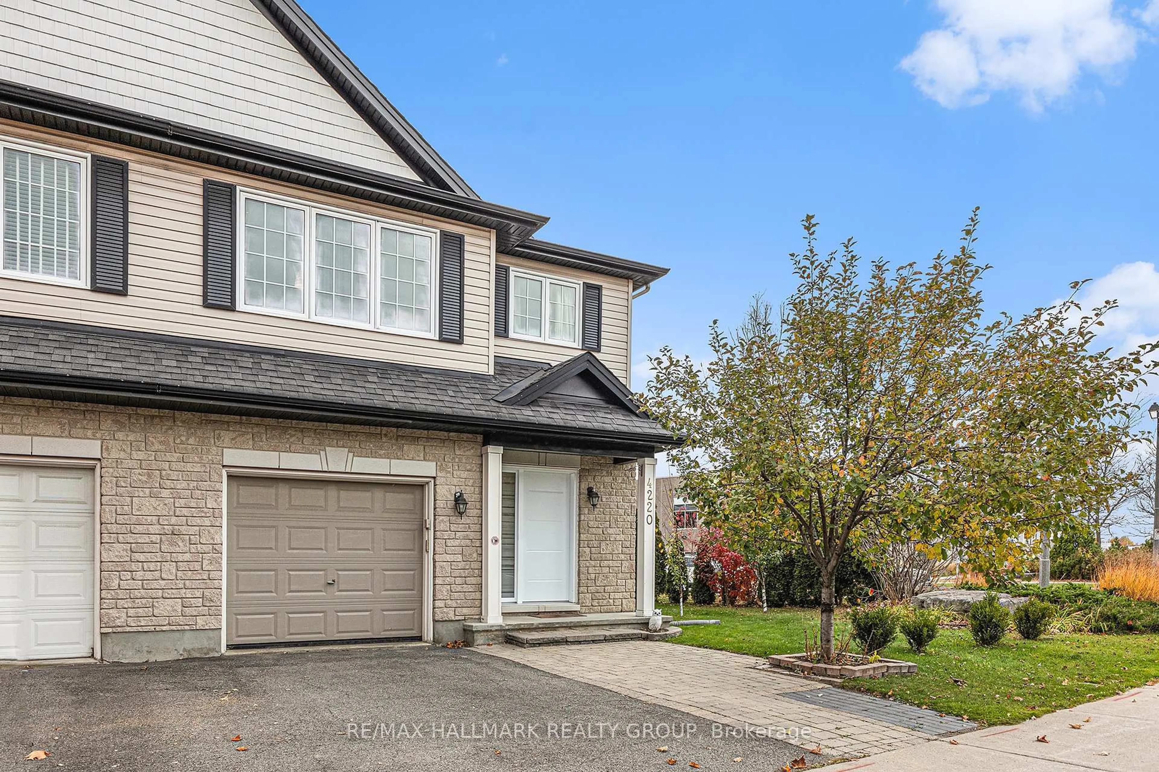 Unknown for 4220 KELLY FARM Dr, Ottawa Ontario K1T 0A5