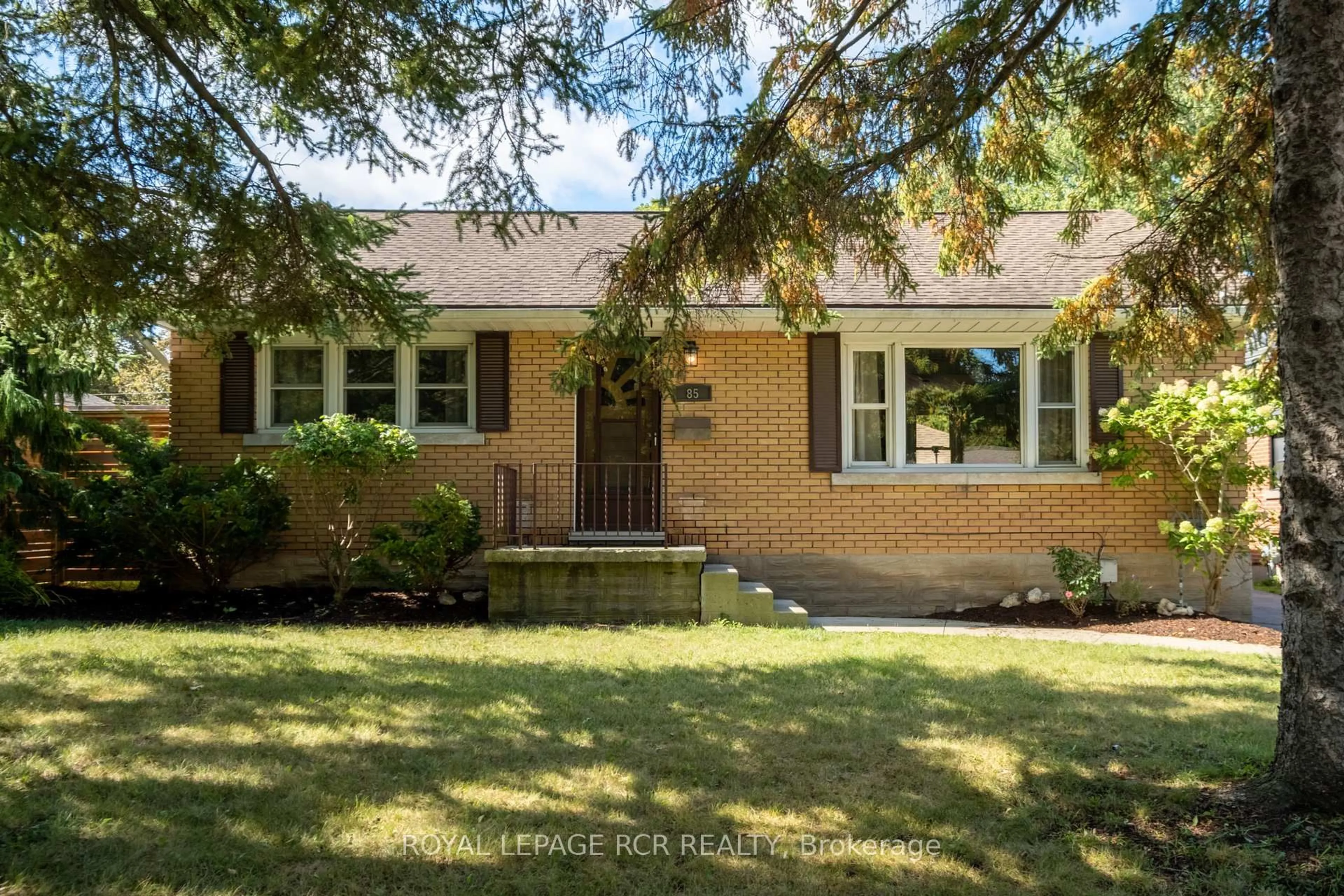 Home with brick exterior material, street for 85 Ellis Cres, Waterloo Ontario N2J 2B8