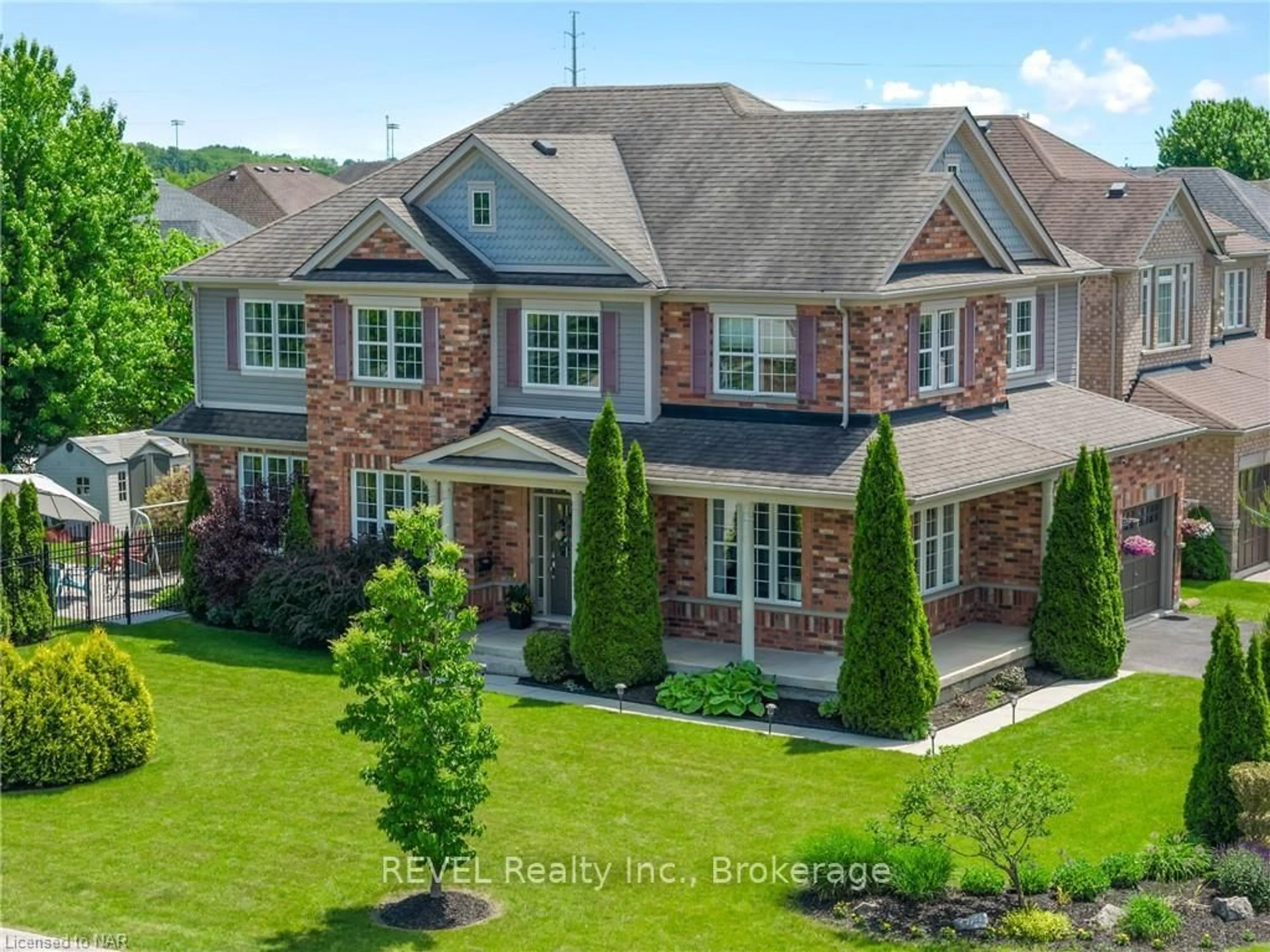 A pic from outside/outdoor area/front of a property/back of a property/a pic from drone, street for 6500 ST. MICHAEL Ave, Niagara Falls Ontario L2H 0C5