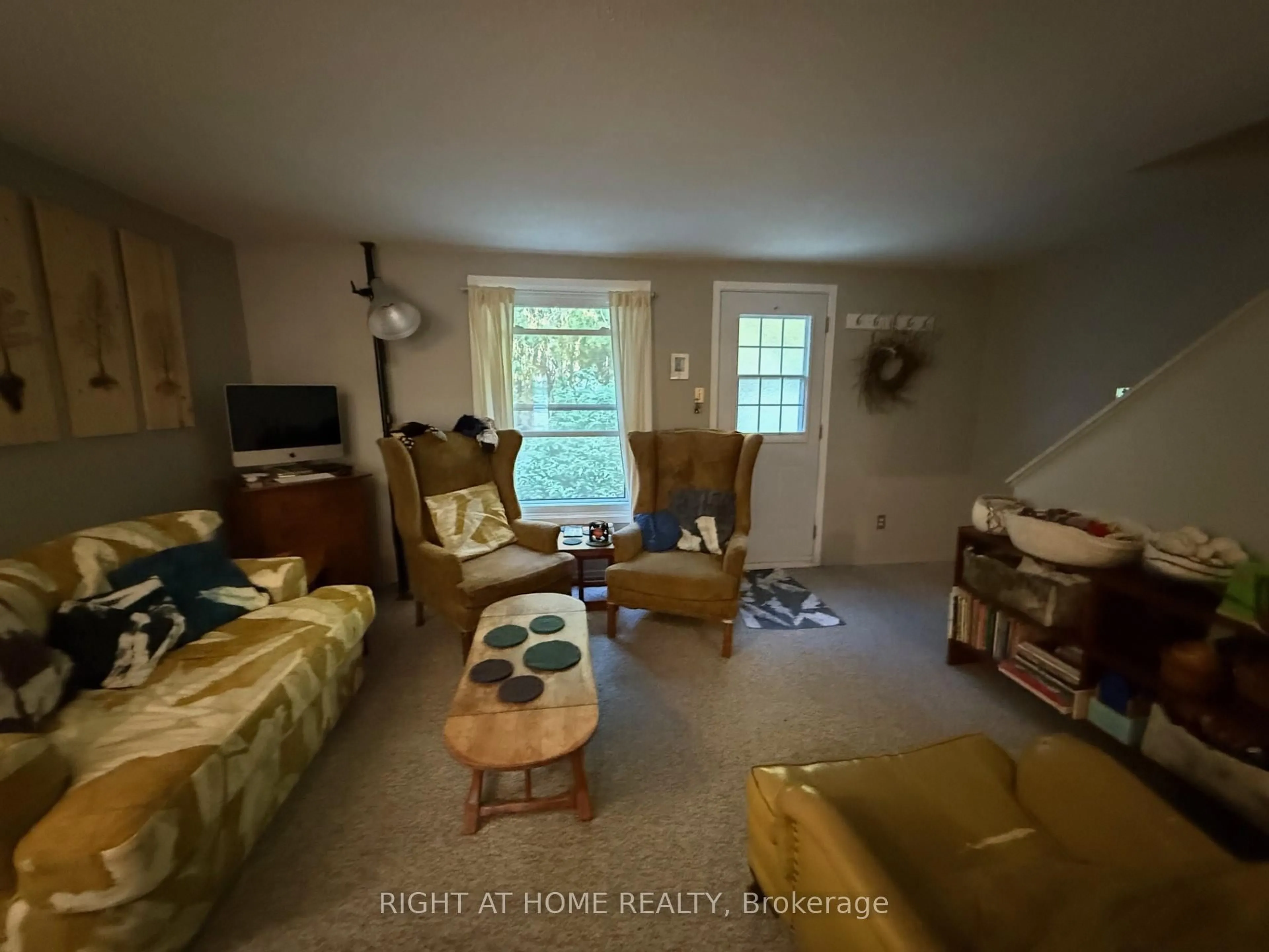 A pic of a room for 1227 Priory Lane, Ottawa Ontario K1C 1Z8