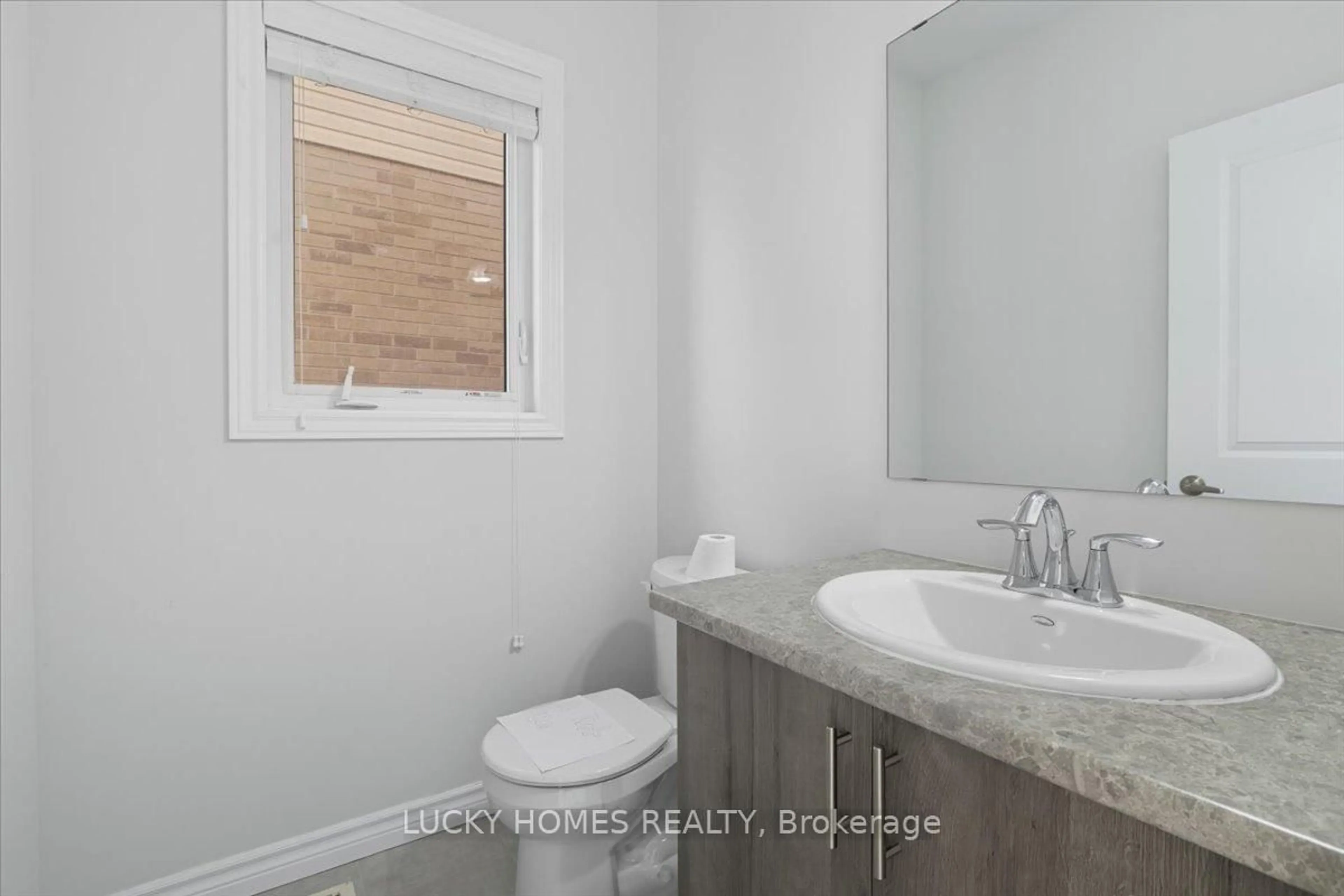 Standard bathroom, unknown for 643 Lemay Grve, Peterborough Ontario K9K 0G9