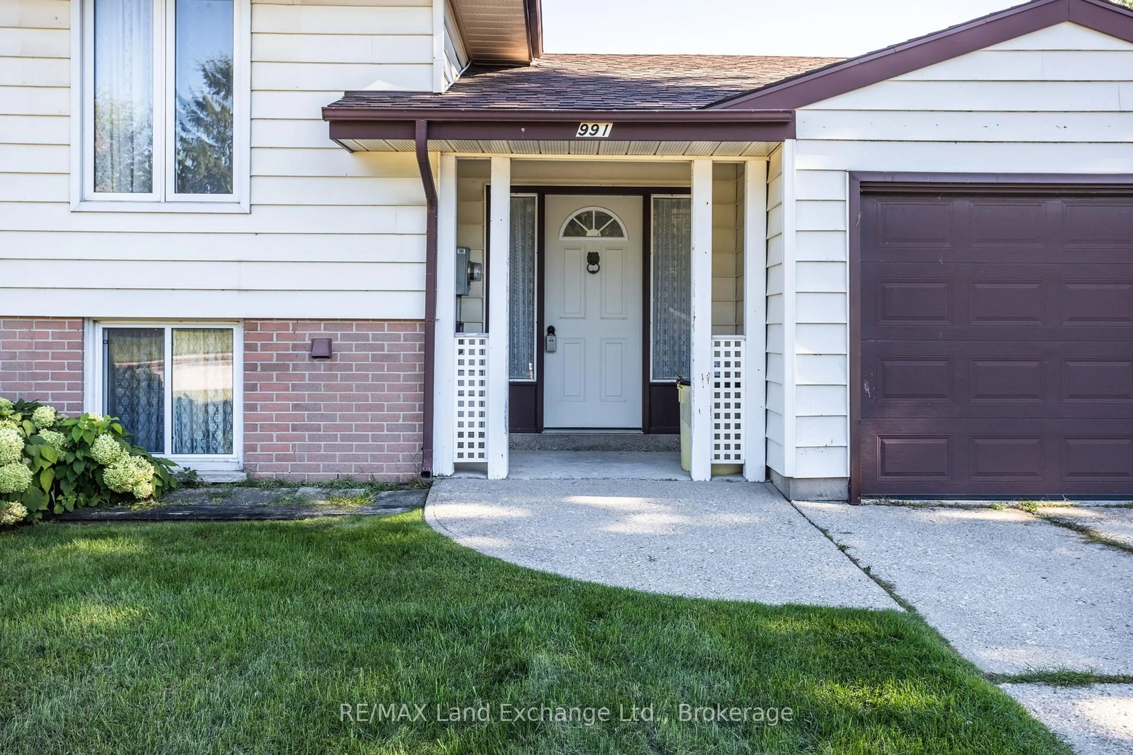 Unknown for 991 Bricker St, Saugeen Shores Ontario N0H 2C3