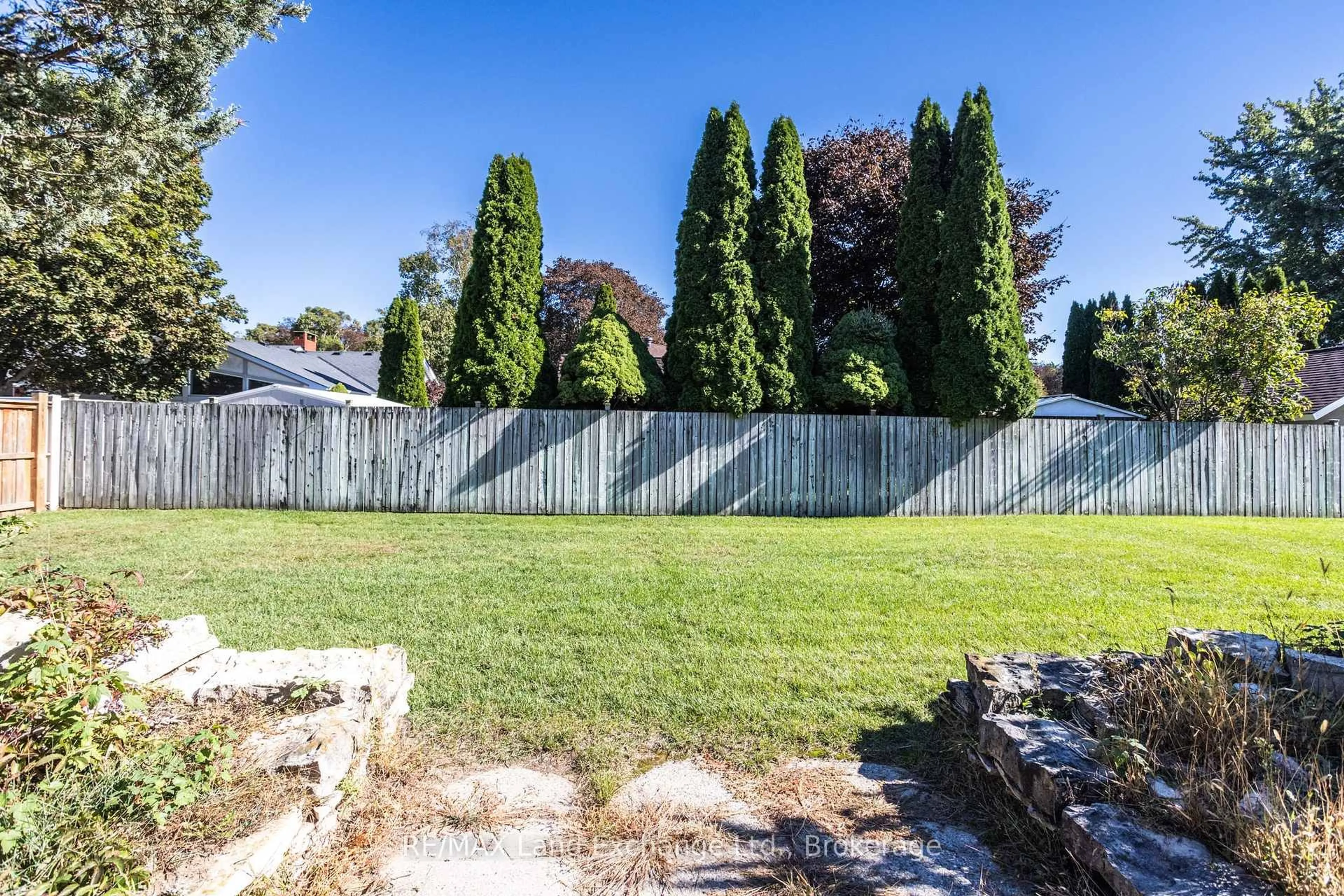 A pic from outside/outdoor area/front of a property/back of a property/a pic from drone, unknown for 991 Bricker St, Saugeen Shores Ontario N0H 2C3