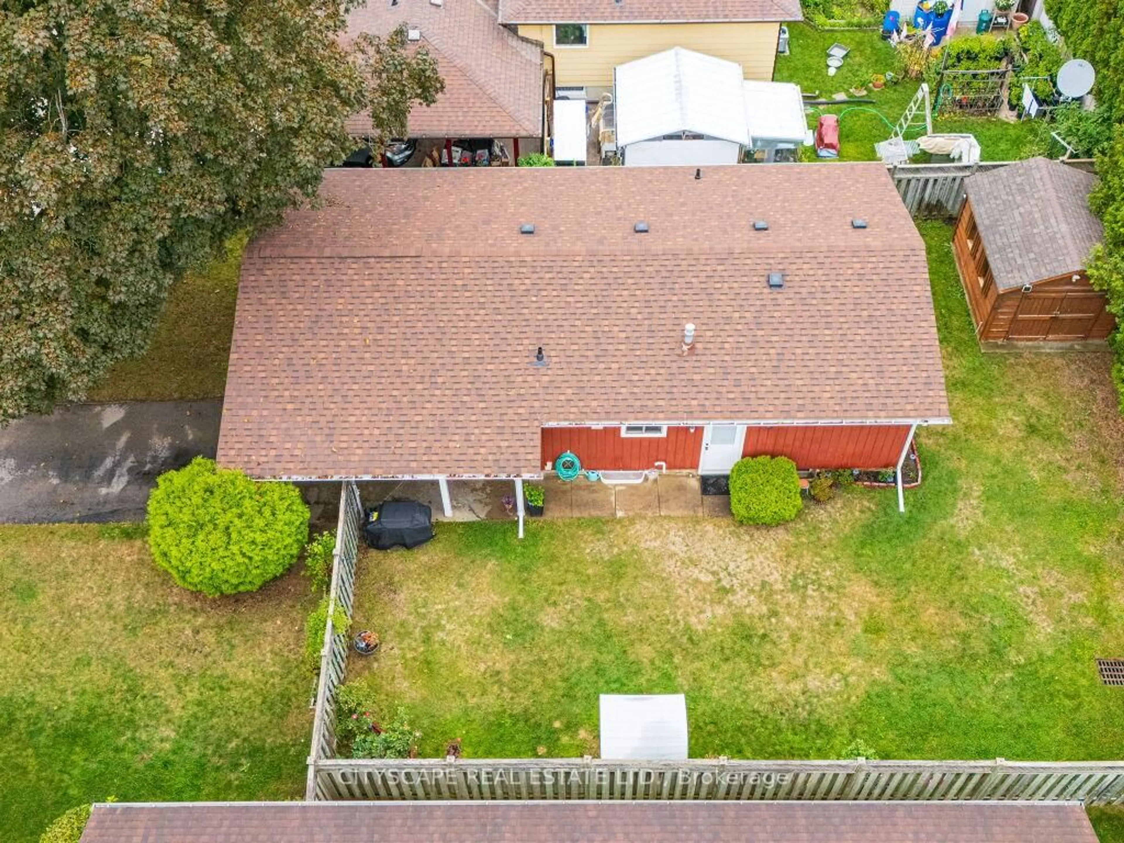 A pic from outside/outdoor area/front of a property/back of a property/a pic from drone, street for 221 Kribs St, Cambridge Ontario N3C 3A4