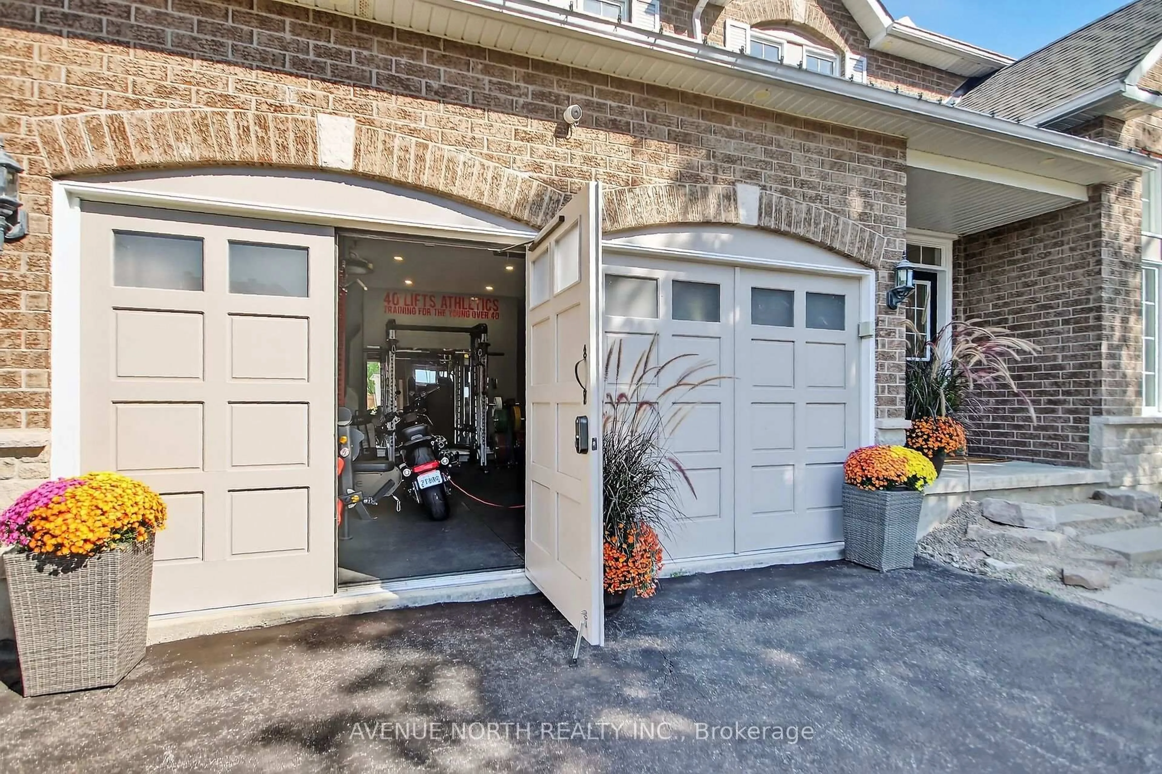 Indoor entryway for 91 Maple Stand Way, Ottawa Ontario K2G 6V1