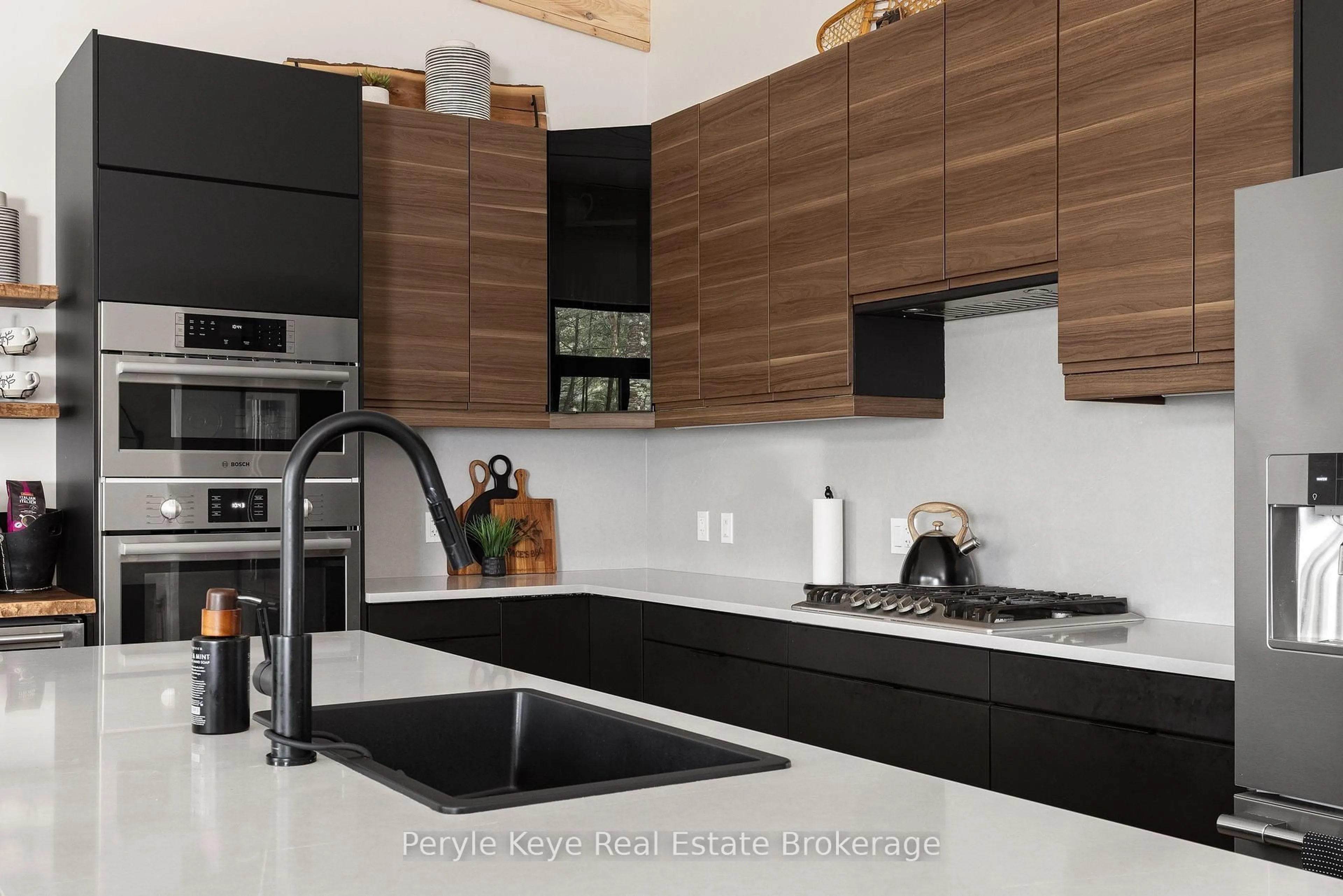 Contemporary kitchen, unknown for 1-1387 Oxbow Lake Rd, Lake of Bays Ontario P1H 2J6