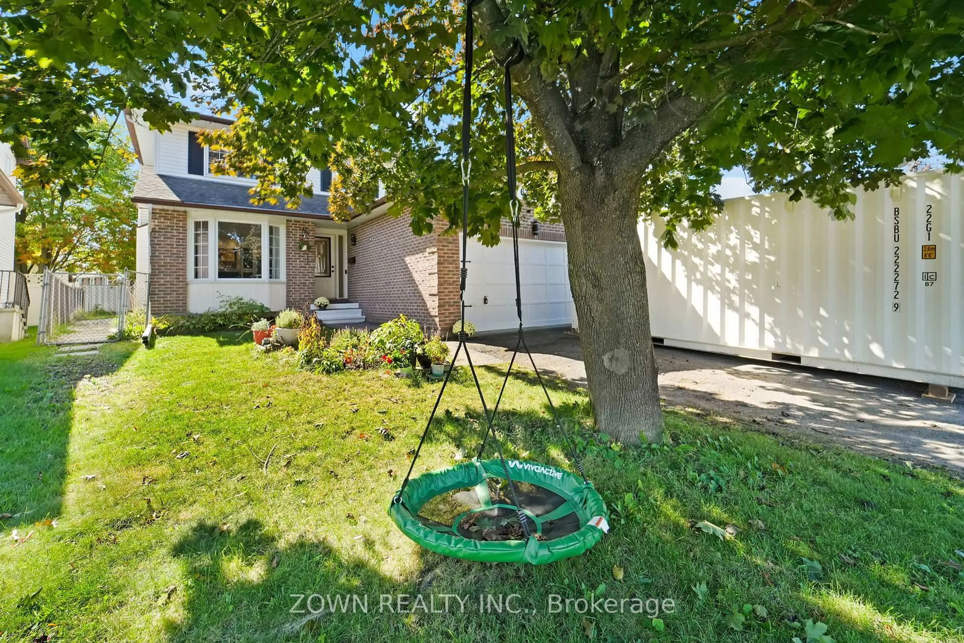 A pic from outside/outdoor area/front of a property/back of a property/a pic from drone, street for 6346 Beausejour Dr, Ottawa Ontario K1C 3J8