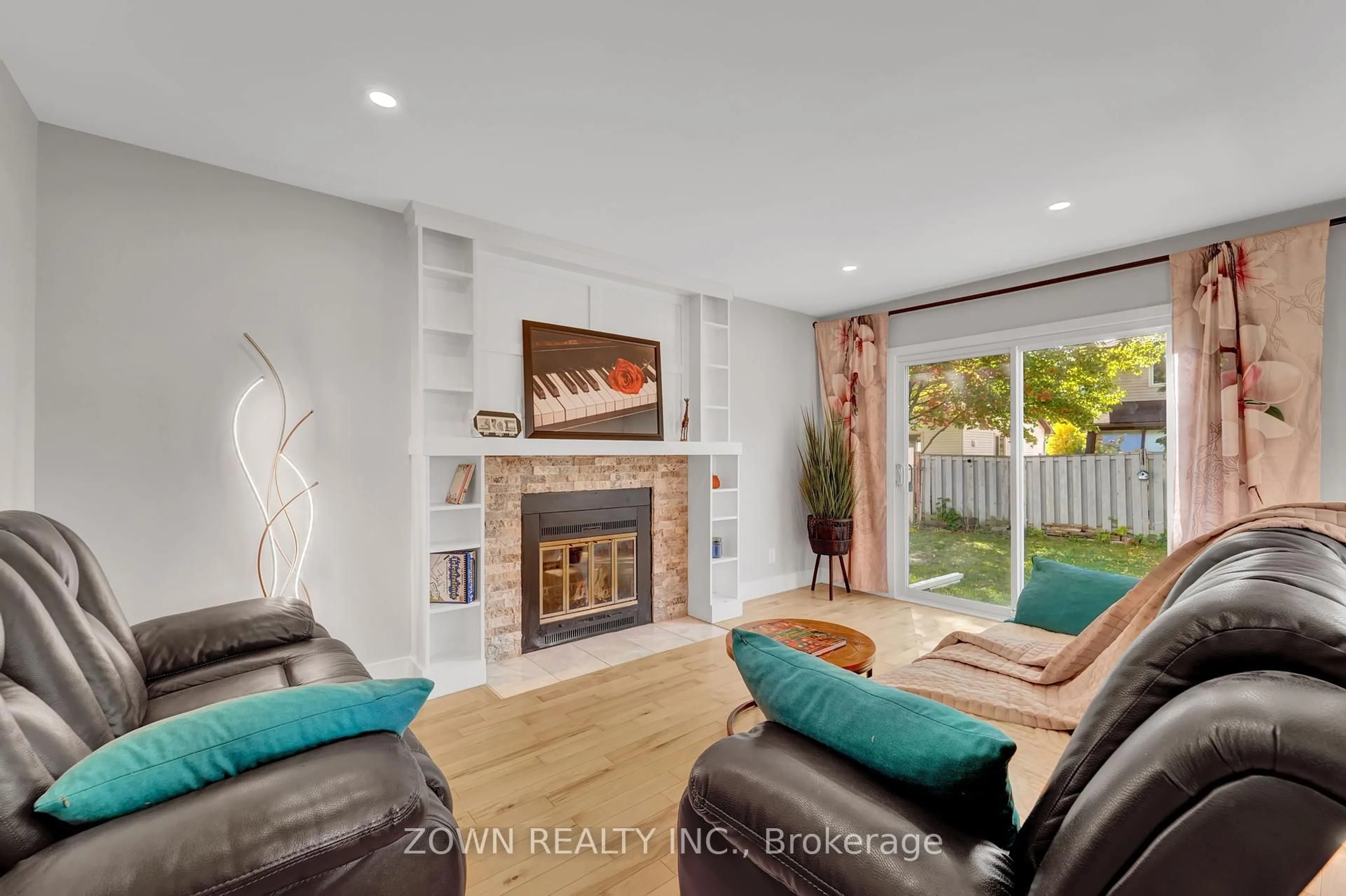 Living room with furniture, unknown for 6346 Beausejour Dr, Ottawa Ontario K1C 3J8