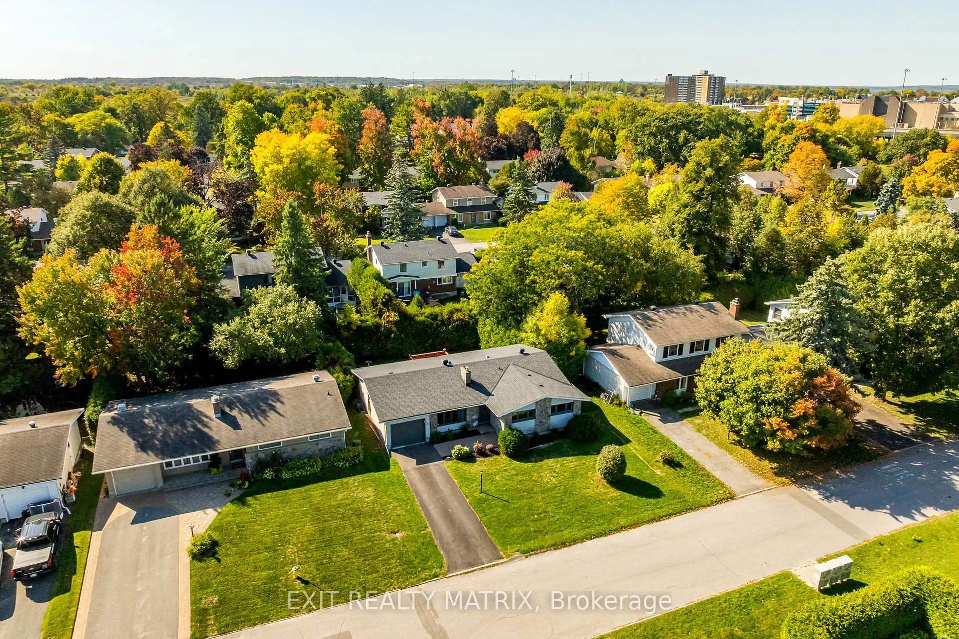 A pic from outside/outdoor area/front of a property/back of a property/a pic from drone, street for 8 Brian Cres, Ottawa Ontario K2H 6X3
