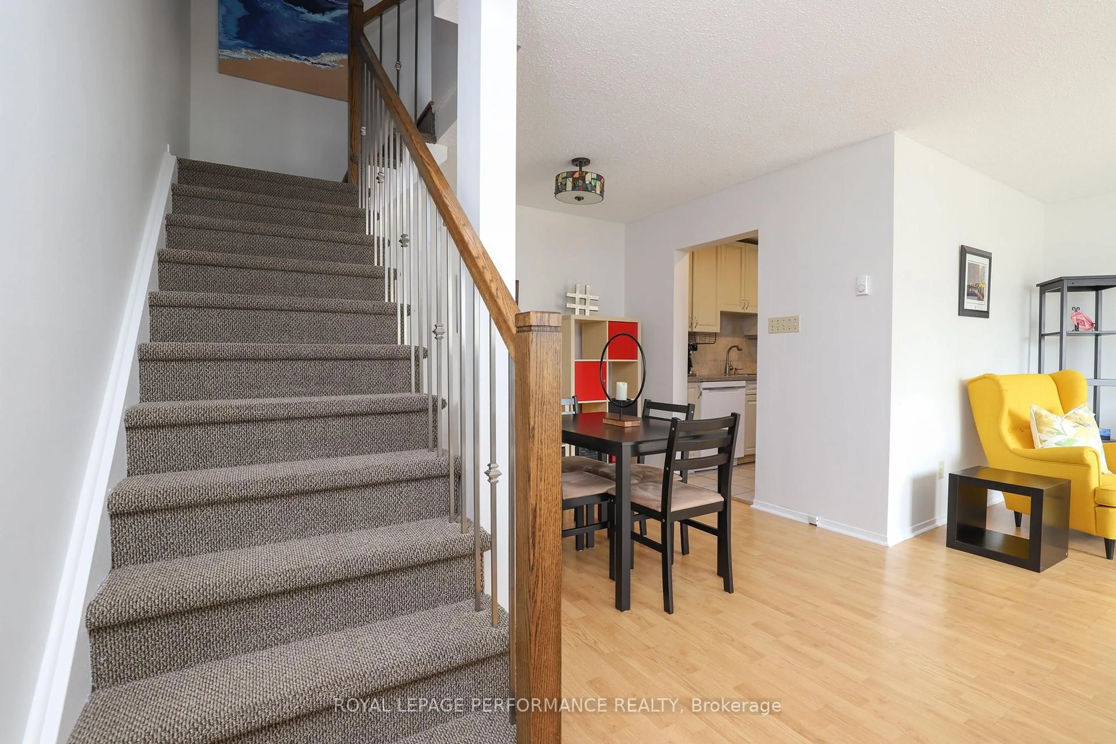 Unknown for 2 Lovell Lane #A, Ottawa Ontario K2H 9B6