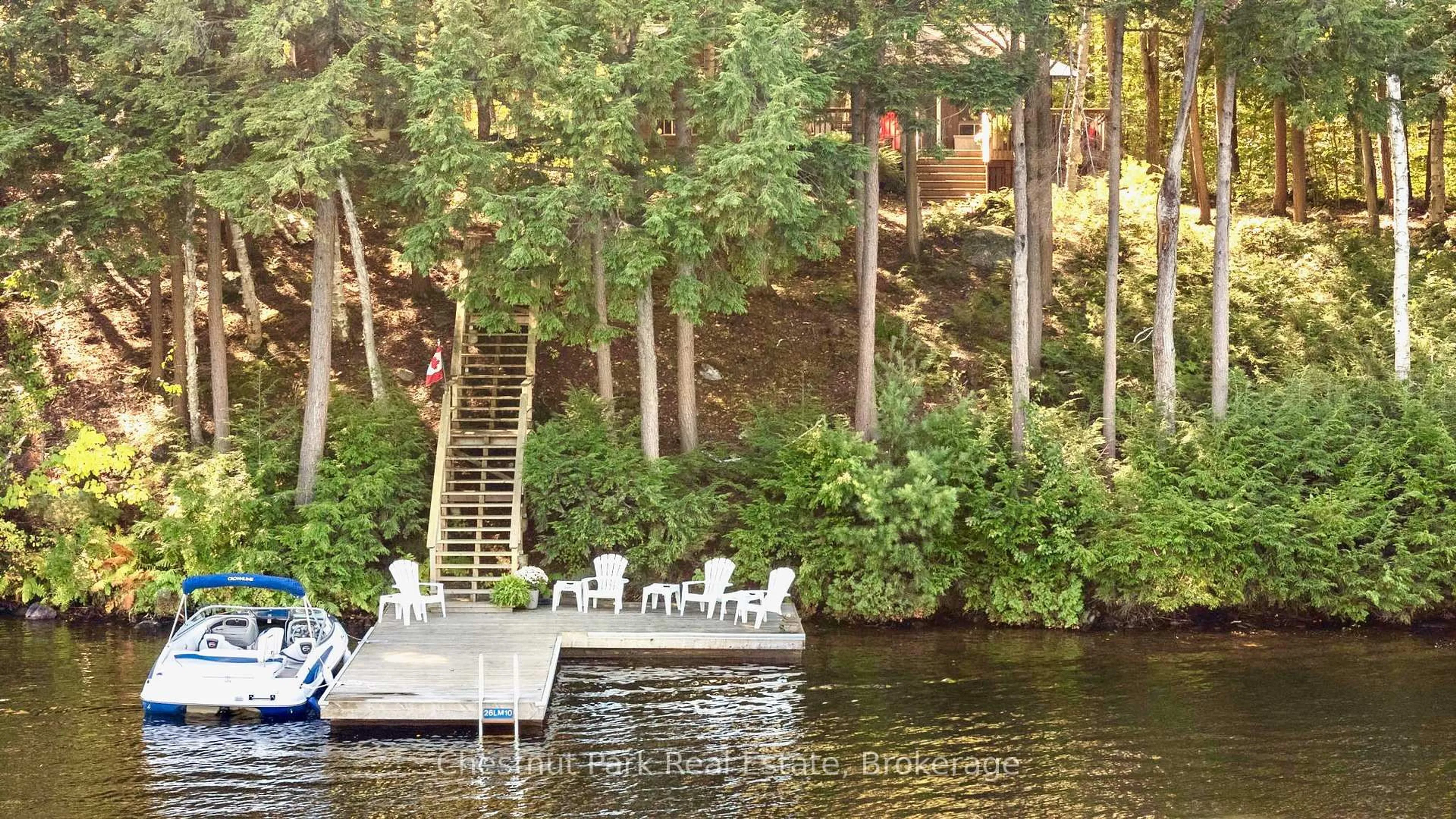 Patio, water/lake/river/ocean view for 10 Taylor (26LM10) Island, Gravenhurst Ontario P1P 1R2