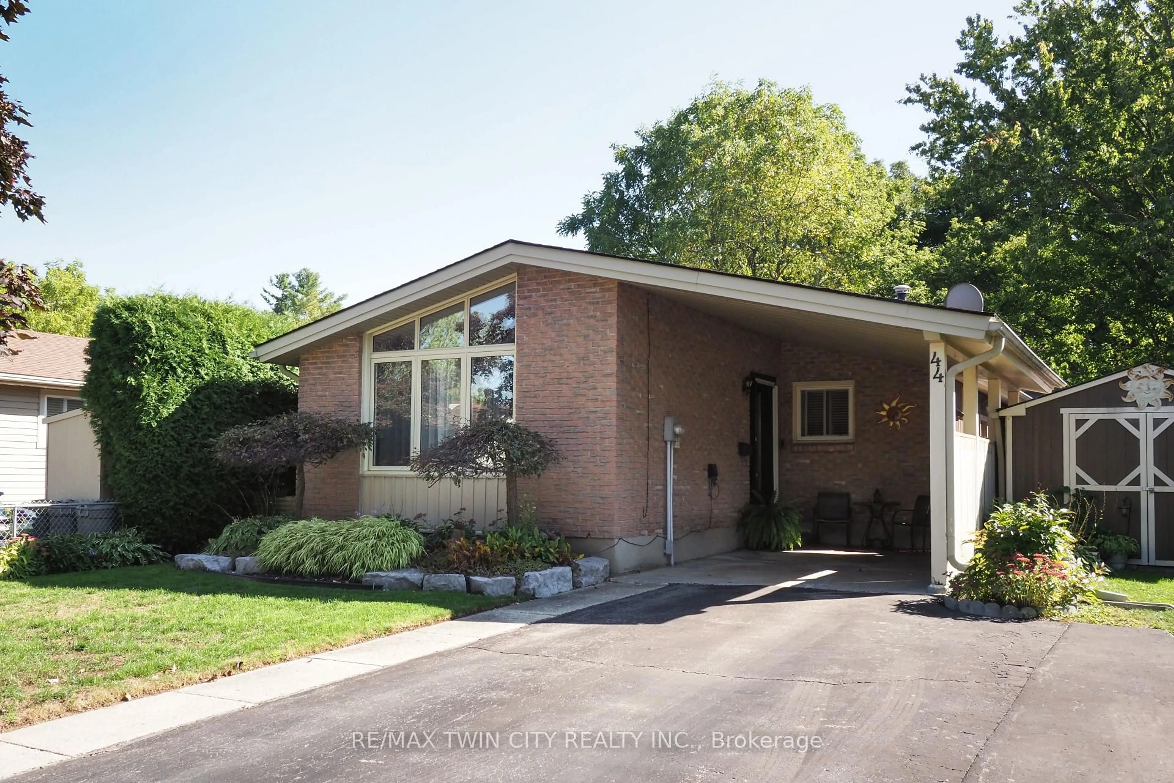 Home with brick exterior material, street for 44 Milton Ave, Cambridge Ontario N3C 2Y4