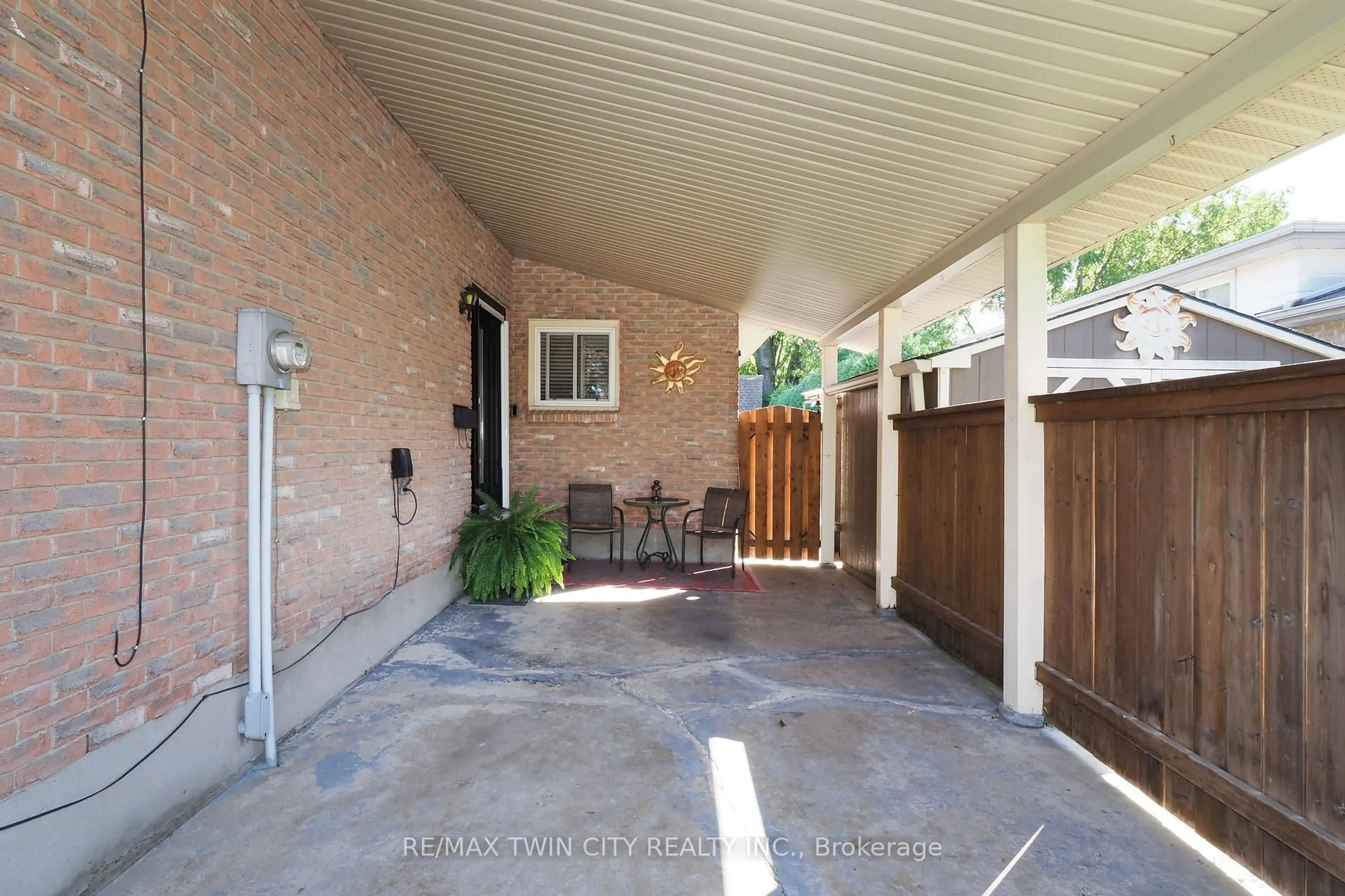 Unknown for 44 Milton Ave, Cambridge Ontario N3C 2Y4