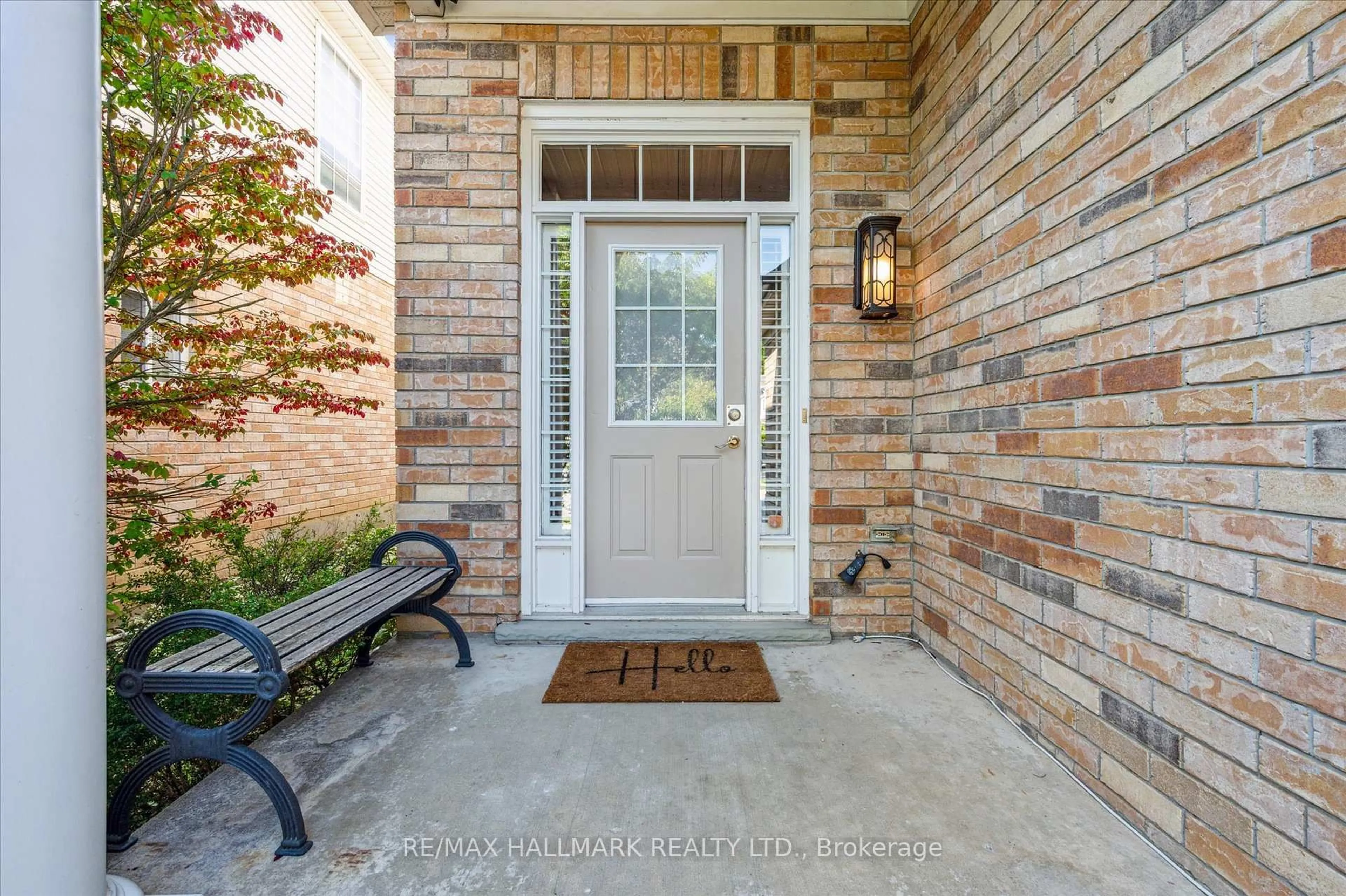 Indoor entryway for 503 Brigantine Dr, Waterloo Ontario N2K 4B7