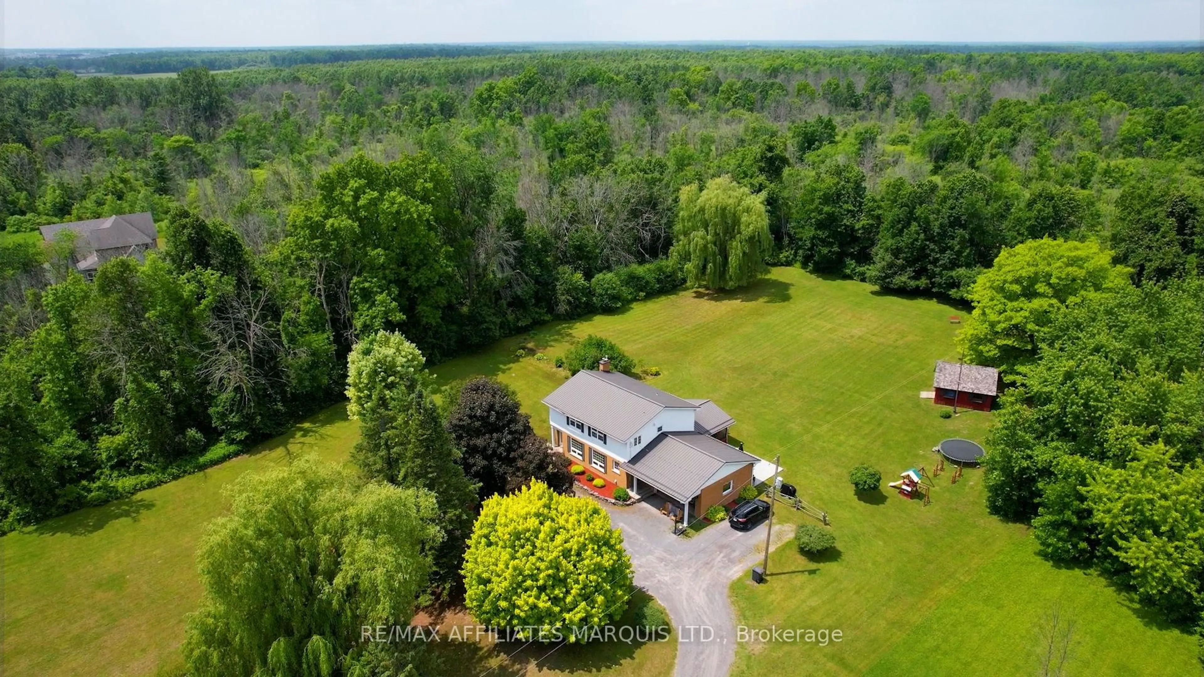 A pic from outside/outdoor area/front of a property/back of a property/a pic from drone, unknown for 18201 County Rd 19 Rd, South Glengarry Ontario K6K 0A7