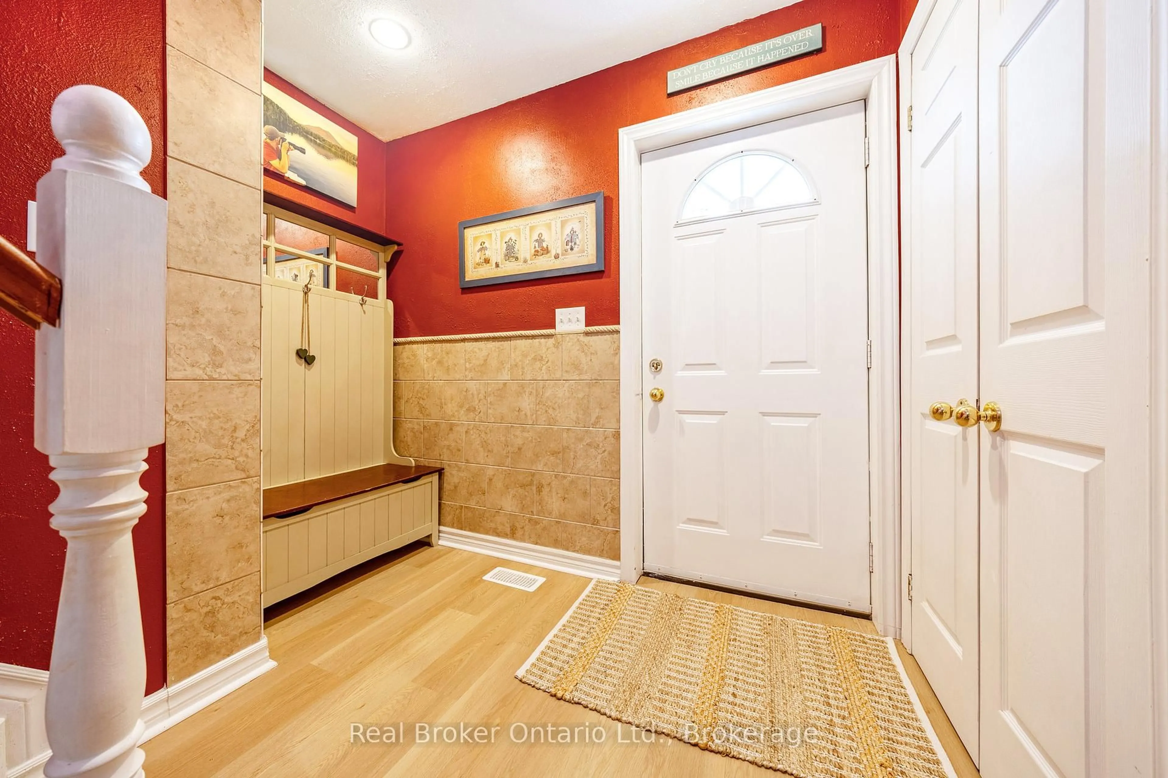 Indoor entryway for 6024 Fourth Line, Erin Ontario L0N 1N0
