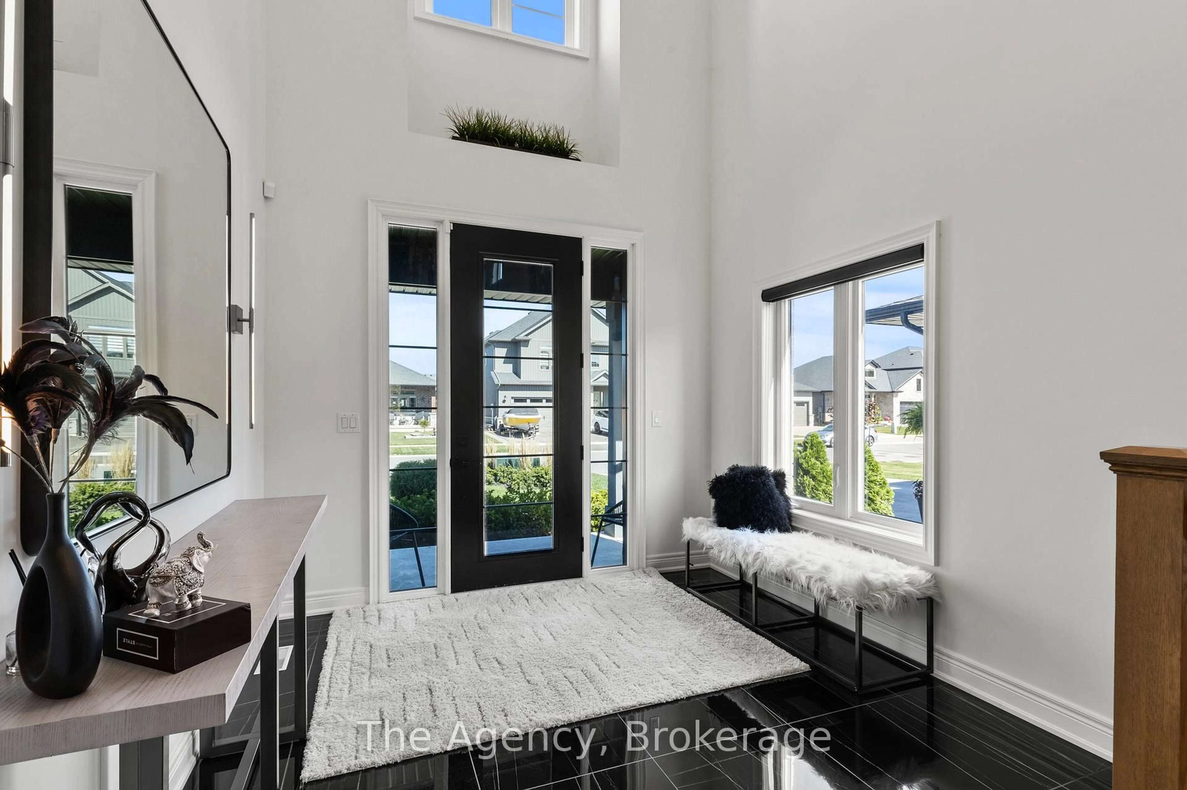 Indoor entryway for 177 Julia Dr, Welland Ontario L3C 0E7