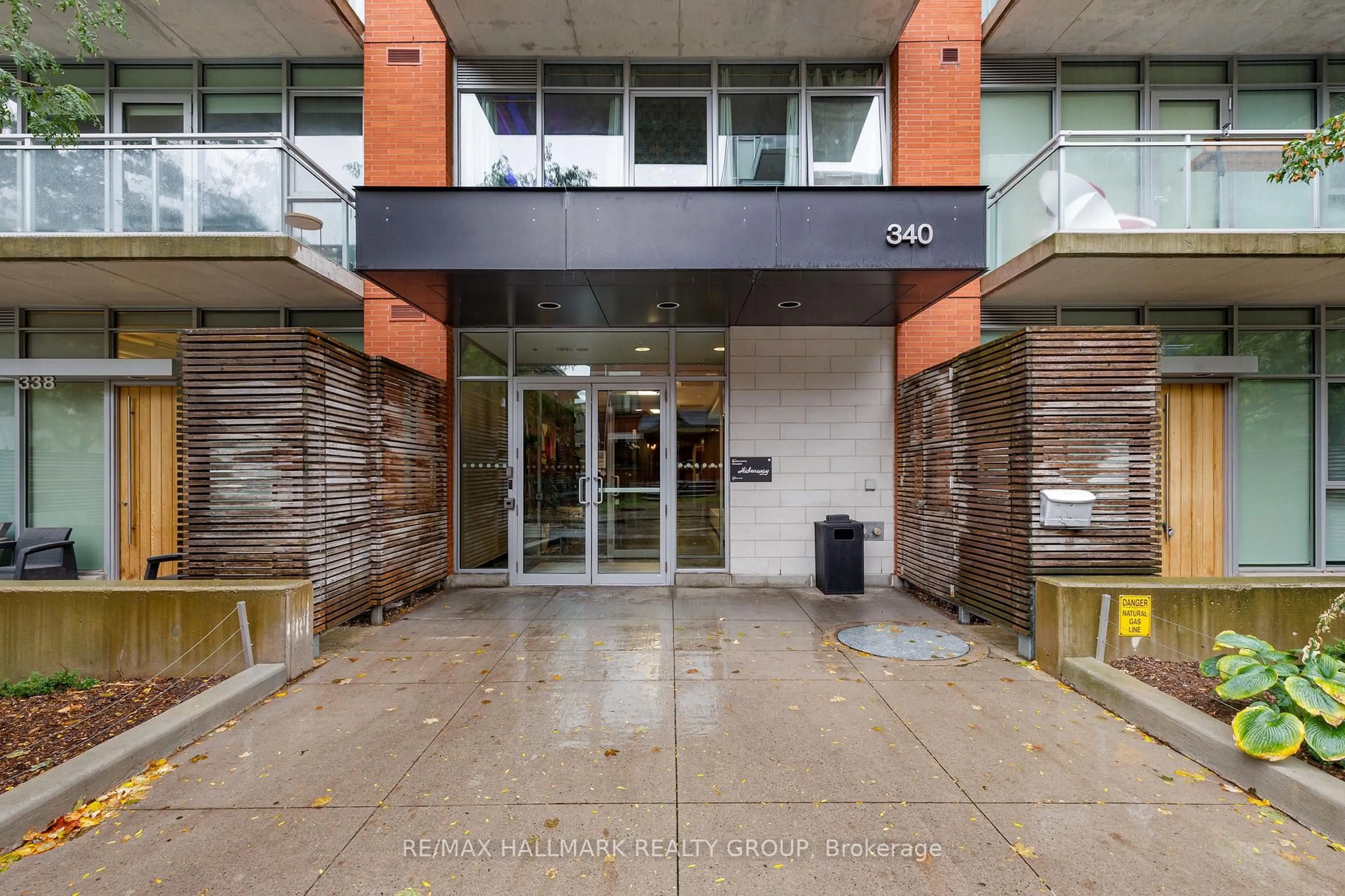 Indoor foyer for 340 McLeod St #638, Ottawa Ontario K2P 1A4