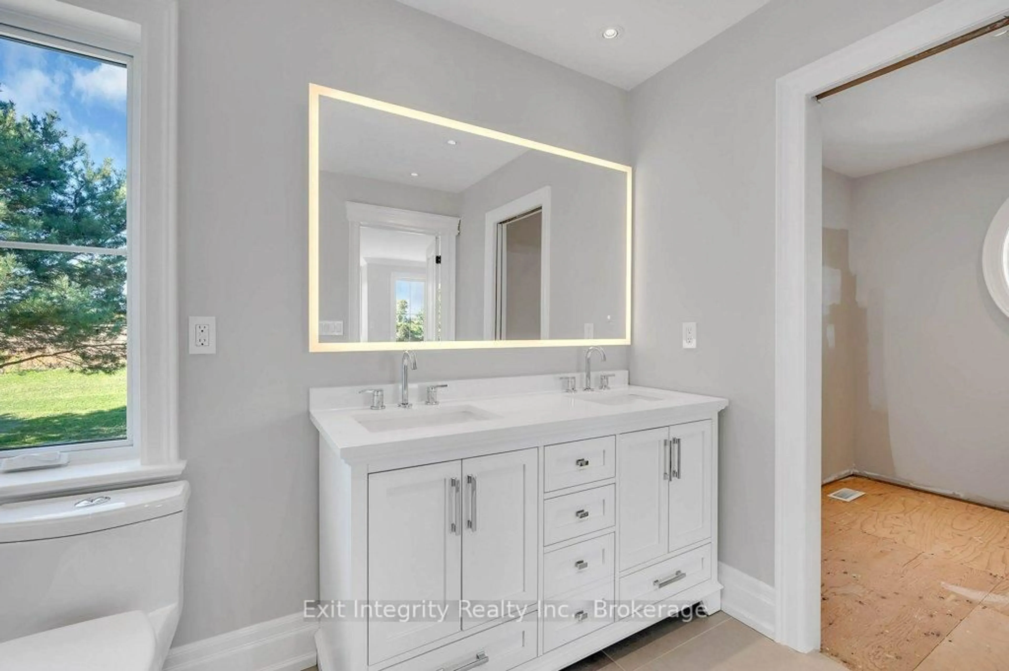 Contemporary bathroom, ceramic/tile floor for 407 Harrisburg Rd, Hamilton Ontario L0R 2B0