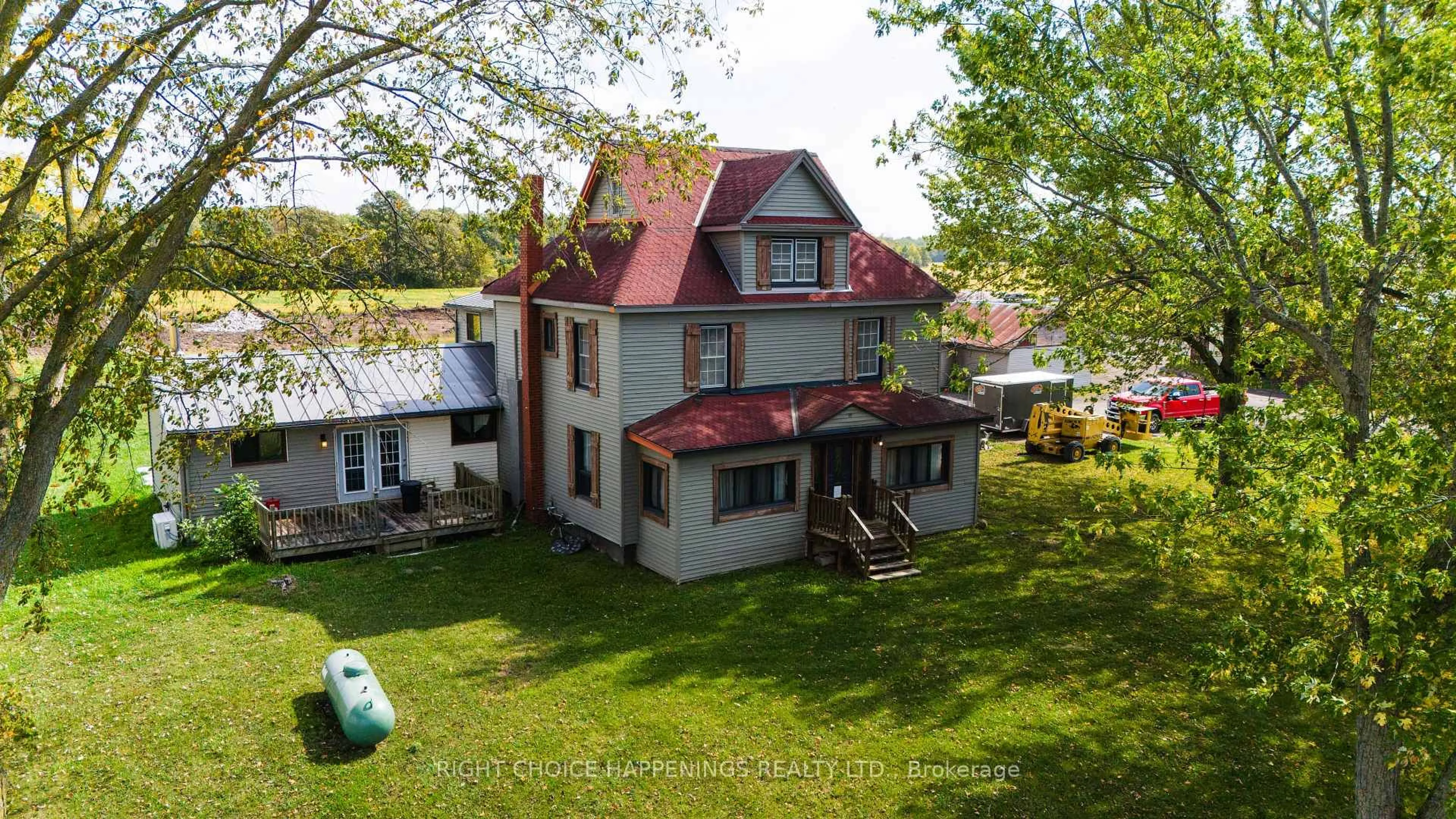 A pic from outside/outdoor area/front of a property/back of a property/a pic from drone, building for 1937 Brookfield Rd, Port Colborne Ontario L3K 5V3