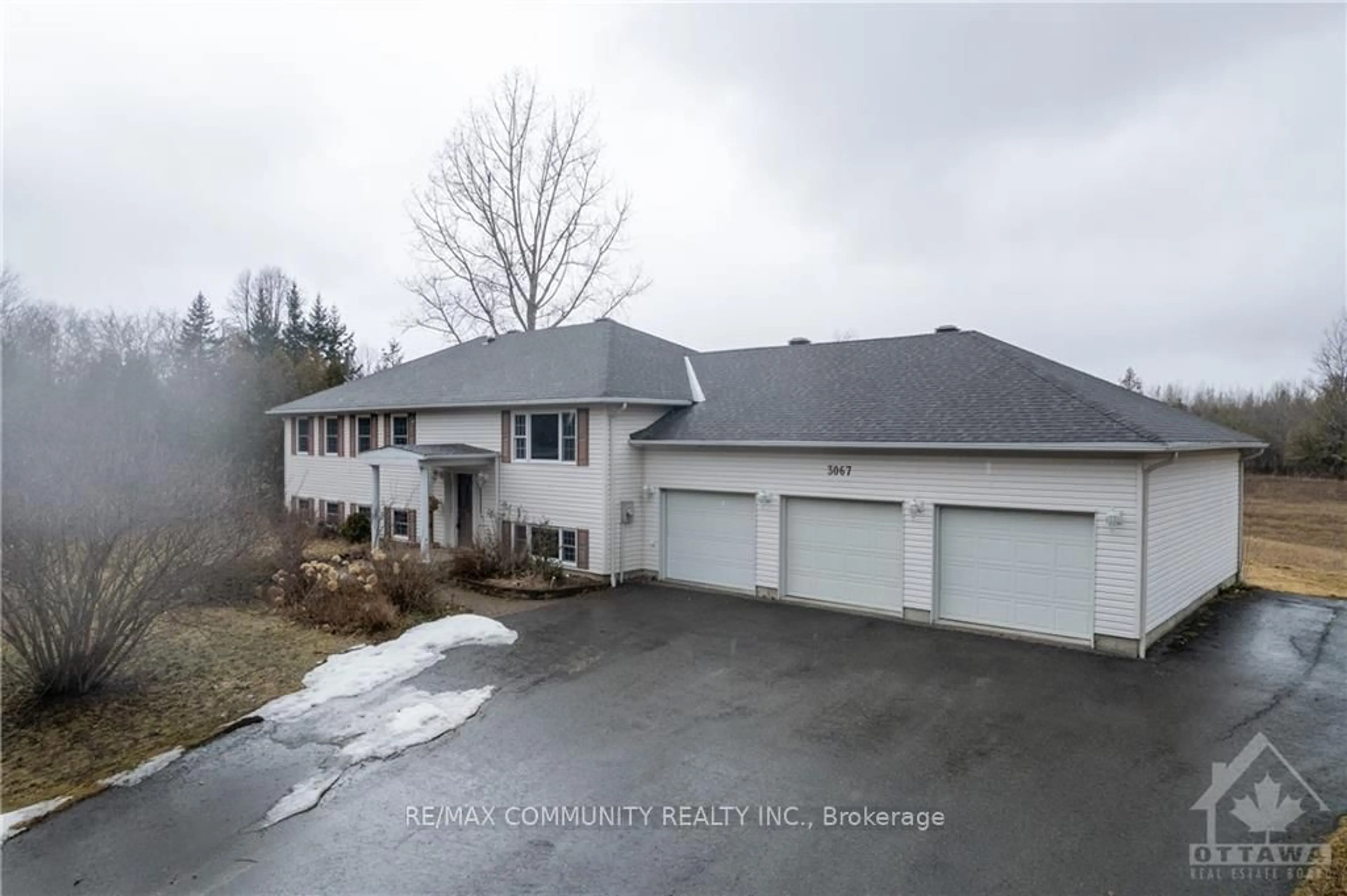 A pic from outside/outdoor area/front of a property/back of a property/a pic from drone, unknown for 3067 McGovern Rd, North Grenville Ontario K0G 1J0